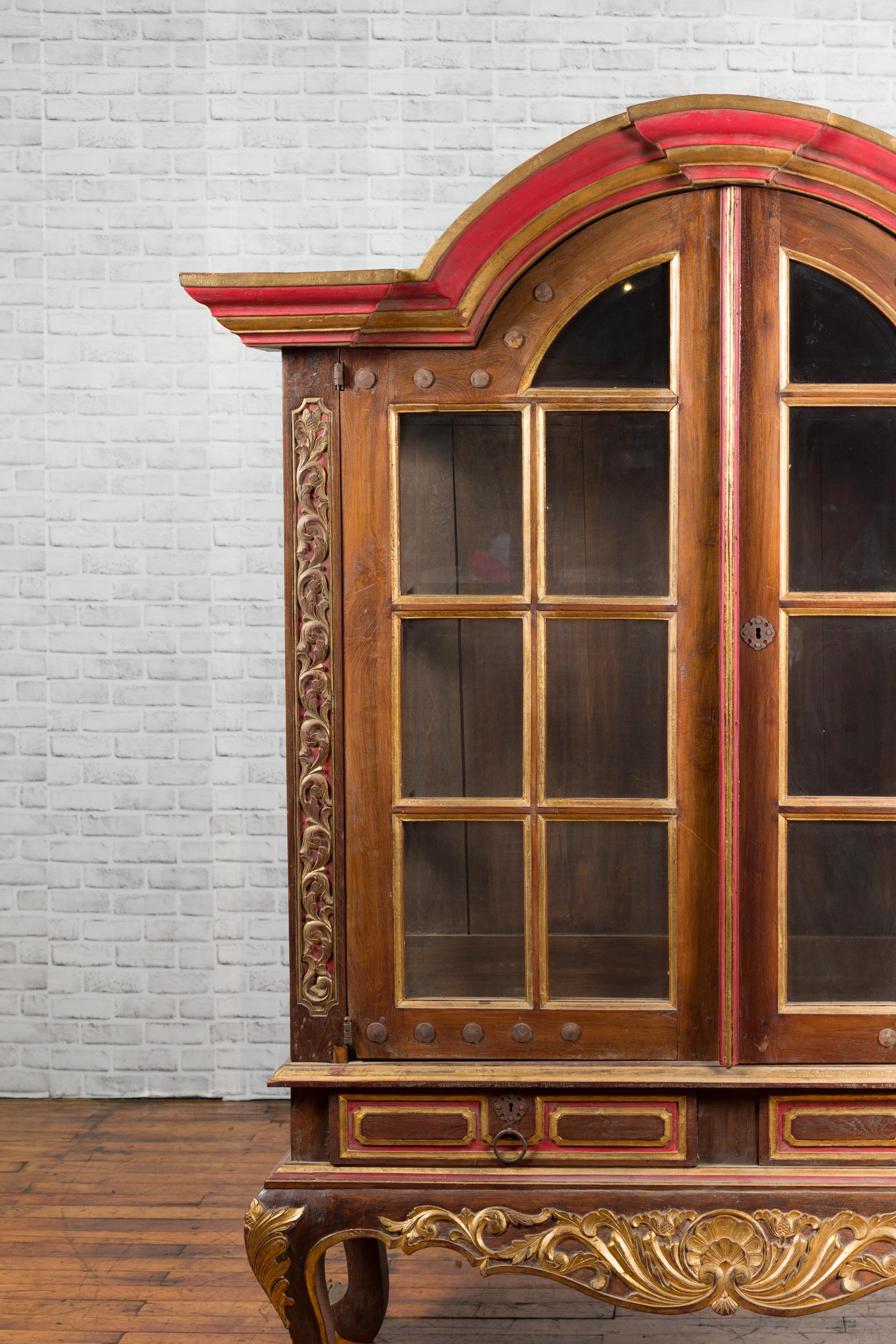 Dutch Colonial Early 20th Century Bonnet Top Gilded Cabinet with Glass Doors For Sale 3