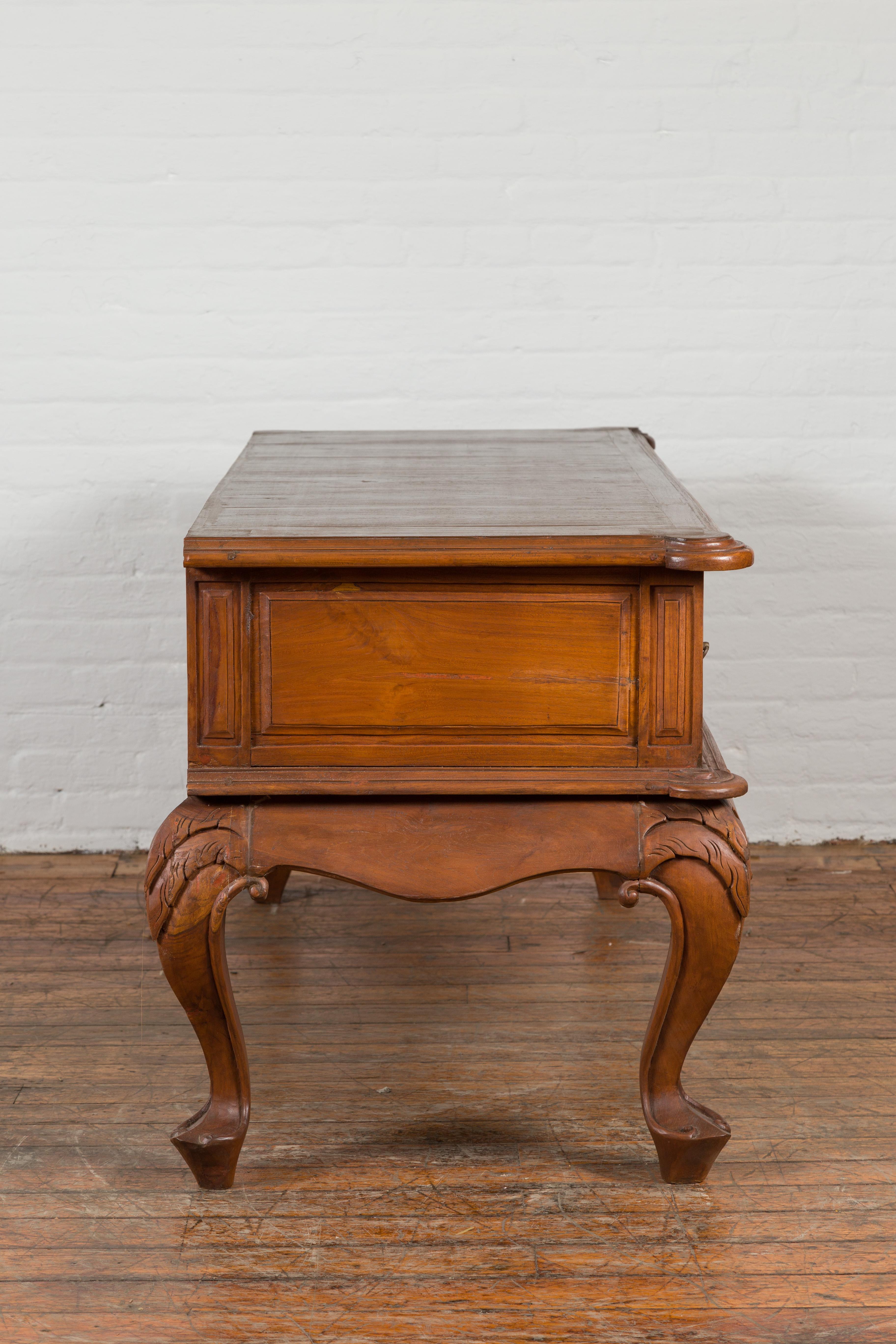 Dutch Colonial Early 20th Century Low Table with Two Drawers and Cabriole Legs For Sale 5