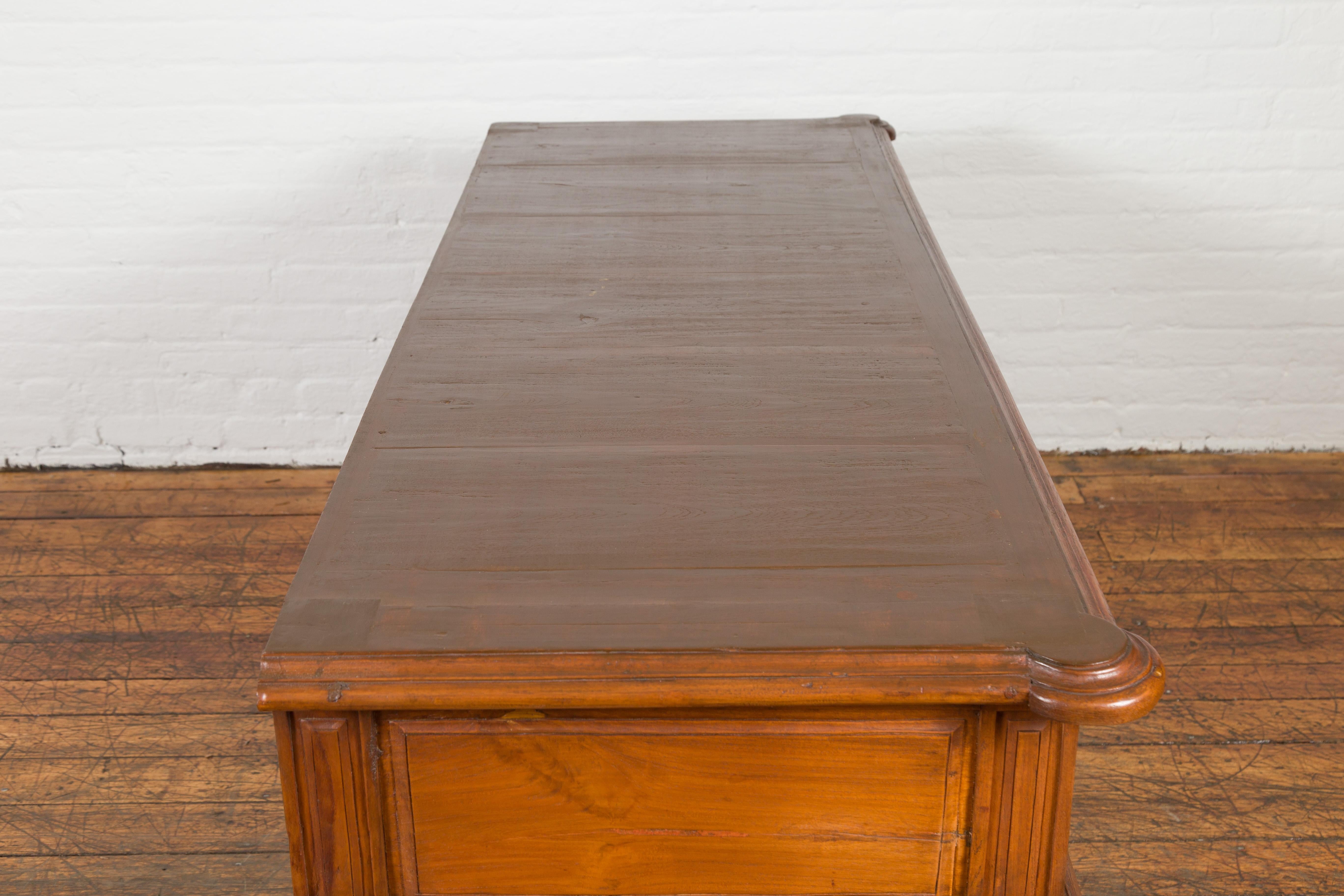 Dutch Colonial Early 20th Century Low Table with Two Drawers and Cabriole Legs For Sale 6