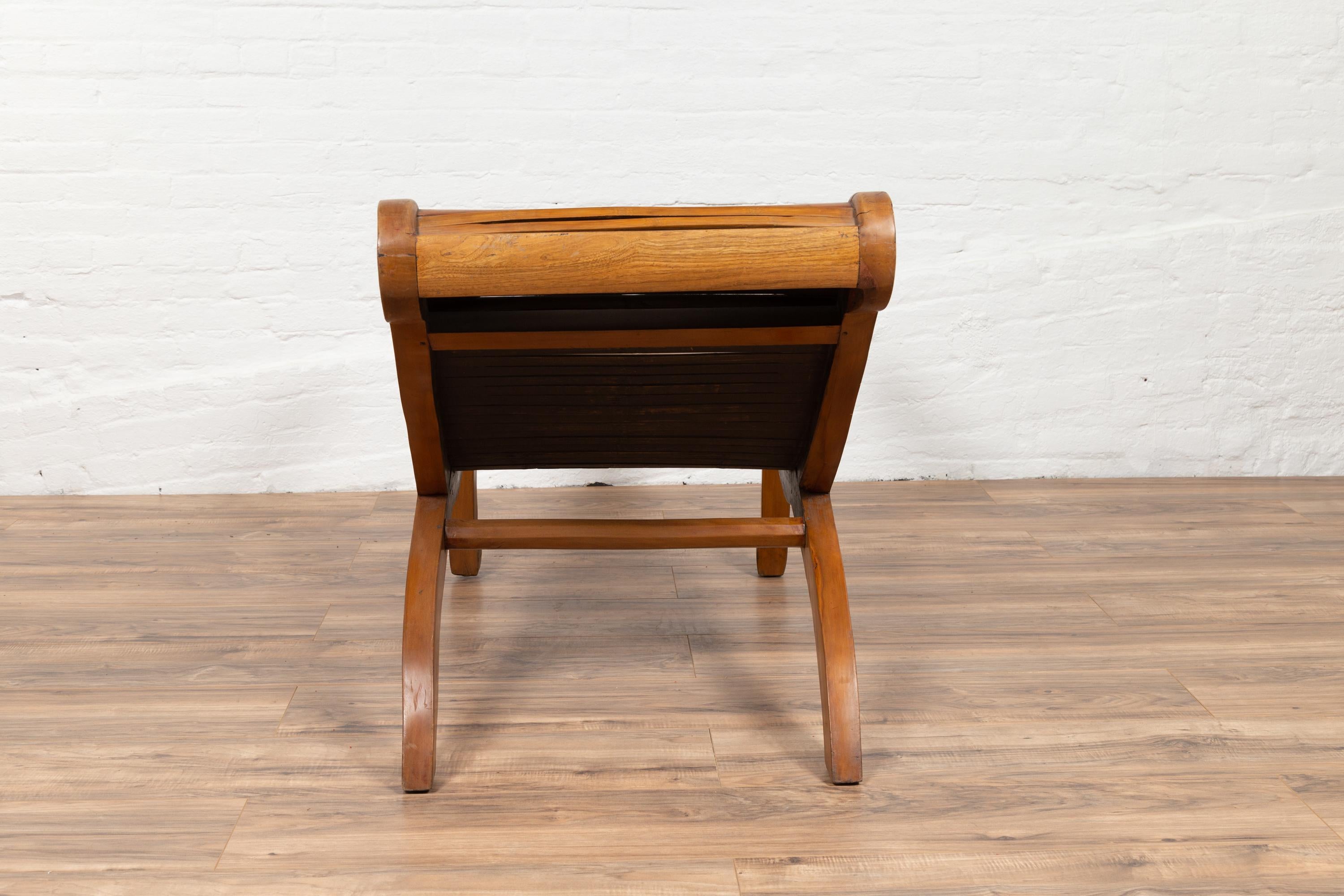 Dutch Colonial 1900s Plantation Lounge Chair mit geschwungenem Sitz und Latten im Angebot 4