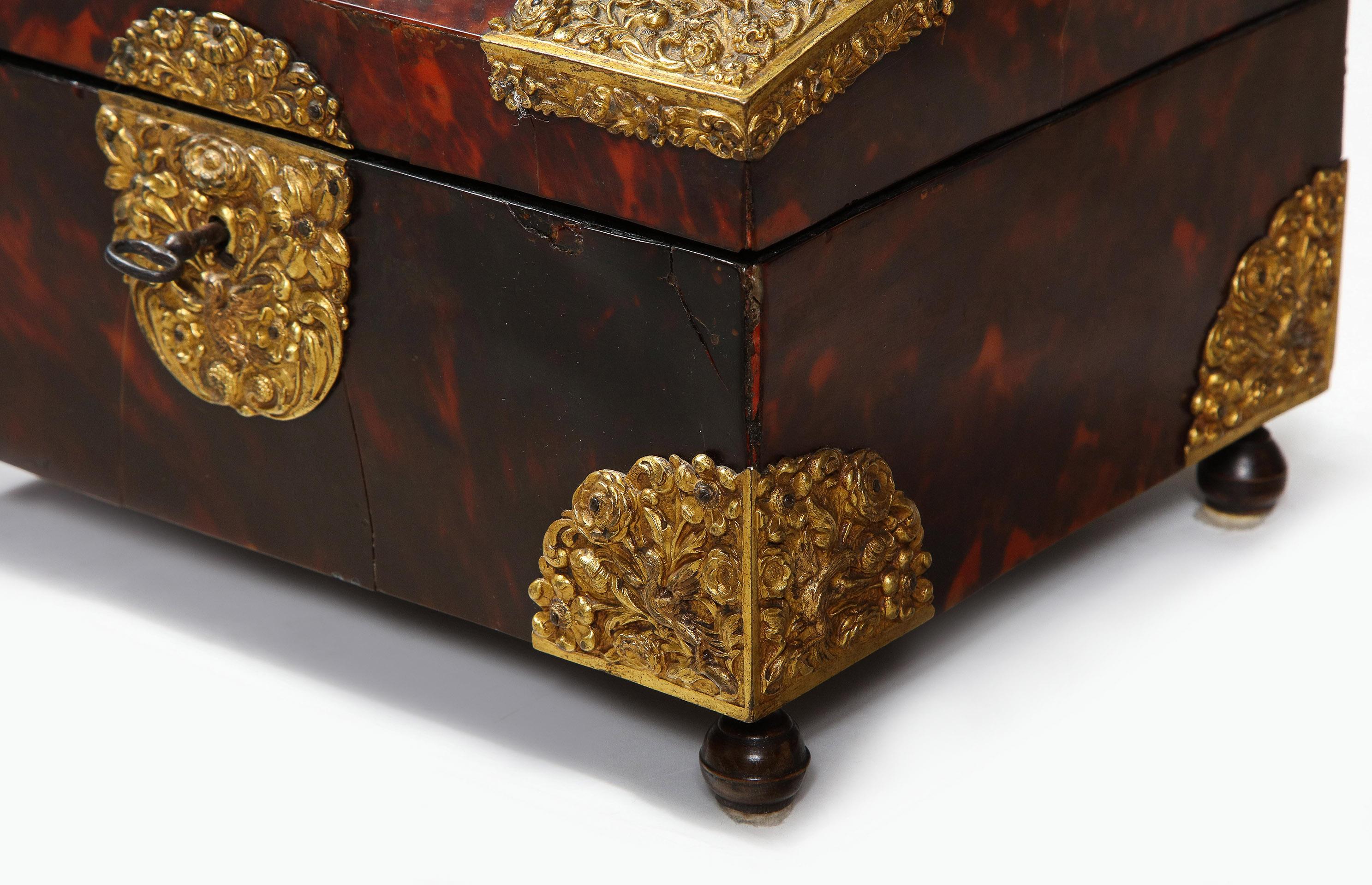 Dutch Colonial Indonesian Tortoiseshell Box with Gilded Brass mounts For Sale 5
