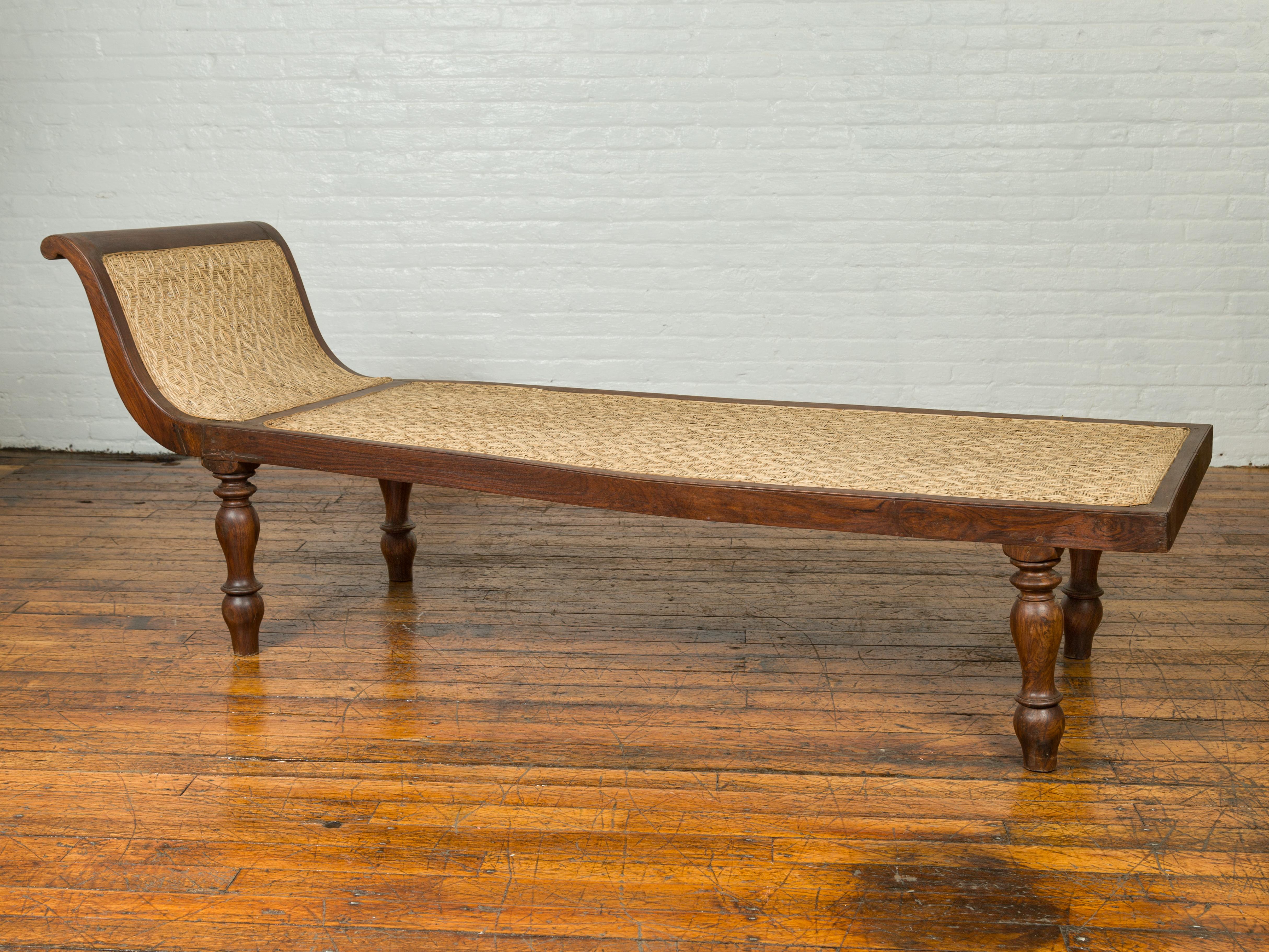 Dutch Colonial Late 19th Century Teak Wood and Rattan Daybed with Turned Legs 4