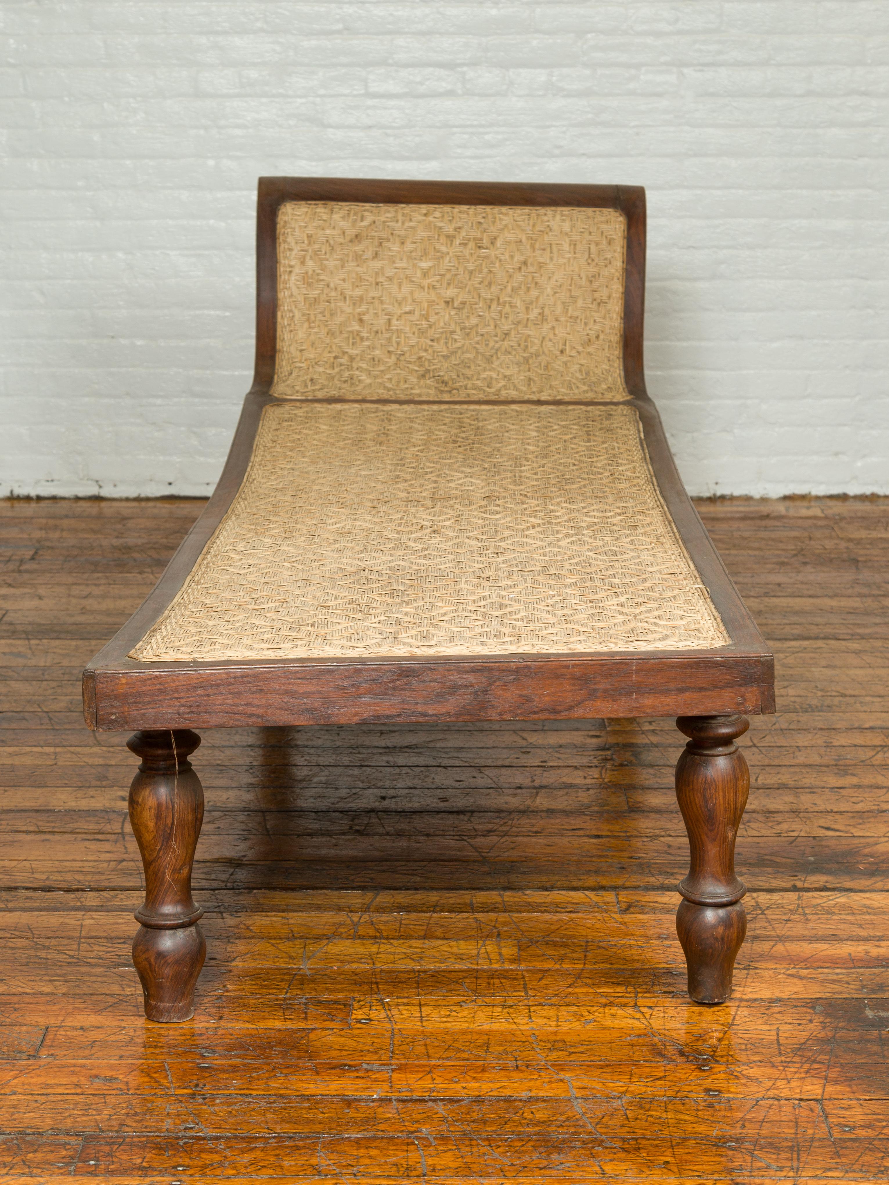 Dutch Colonial Late 19th Century Teak Wood and Rattan Daybed with Turned Legs 1