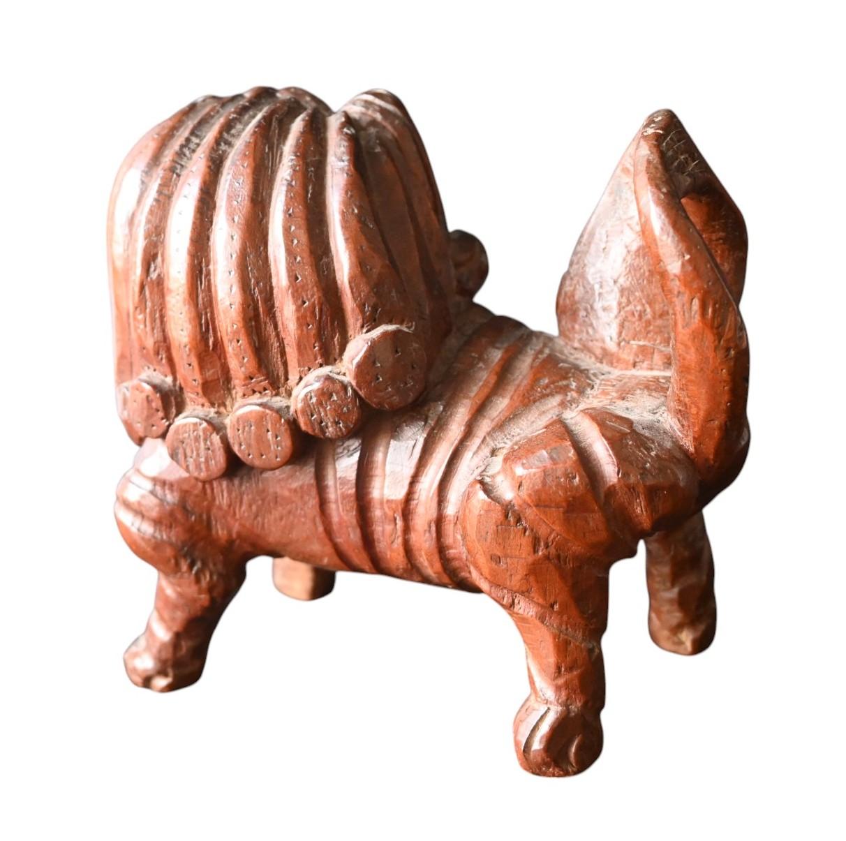 Scultura di leone guardiano ceylonese del periodo coloniale olandese - 18° secolo In condizioni buone in vendita a Bilzen, BE