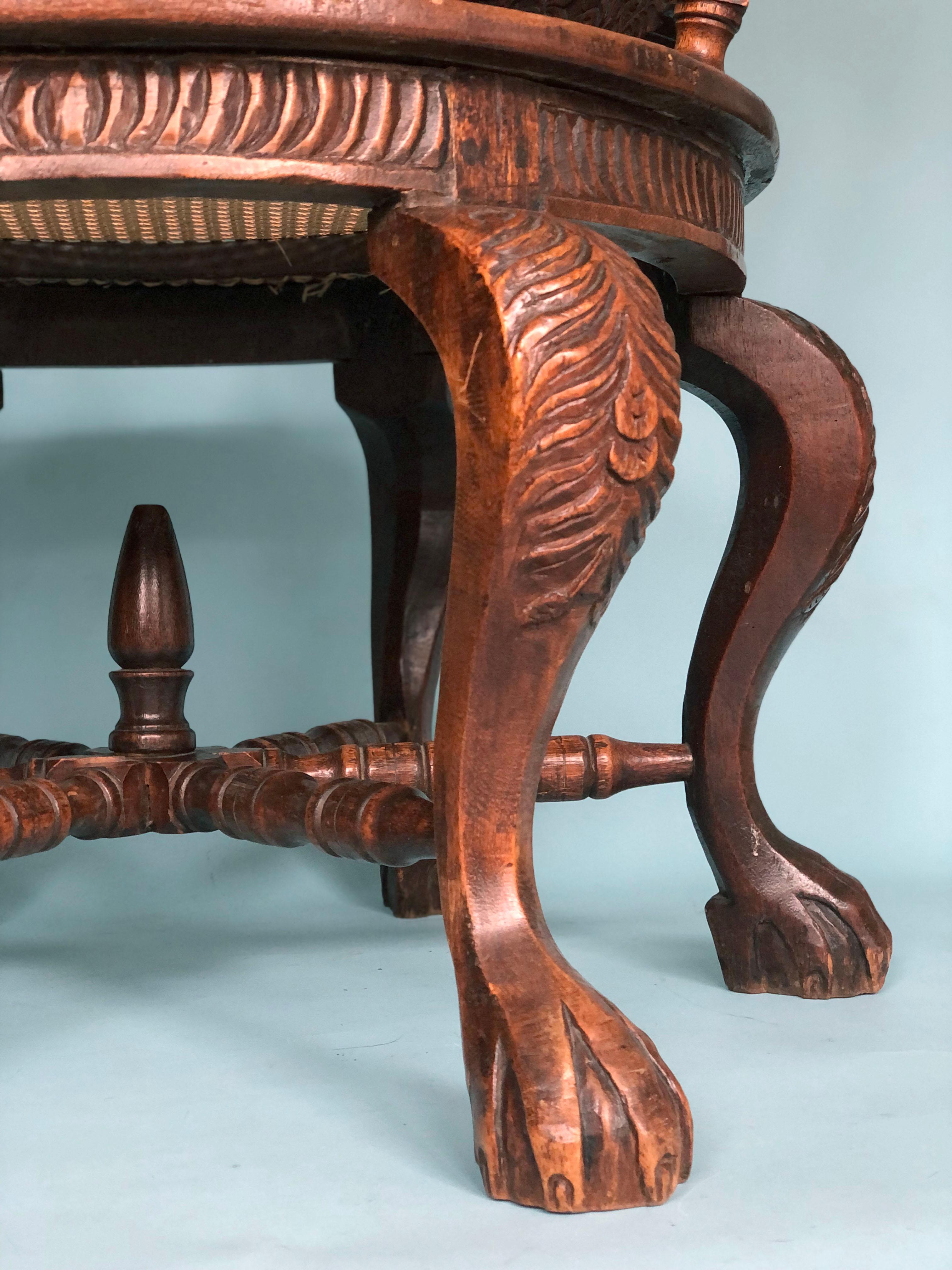 ''Burgomaster'' Stuhl aus Teakholz im niederländischen Kolonialstil, 19. Jahrhundert (Handgeschnitzt) im Angebot