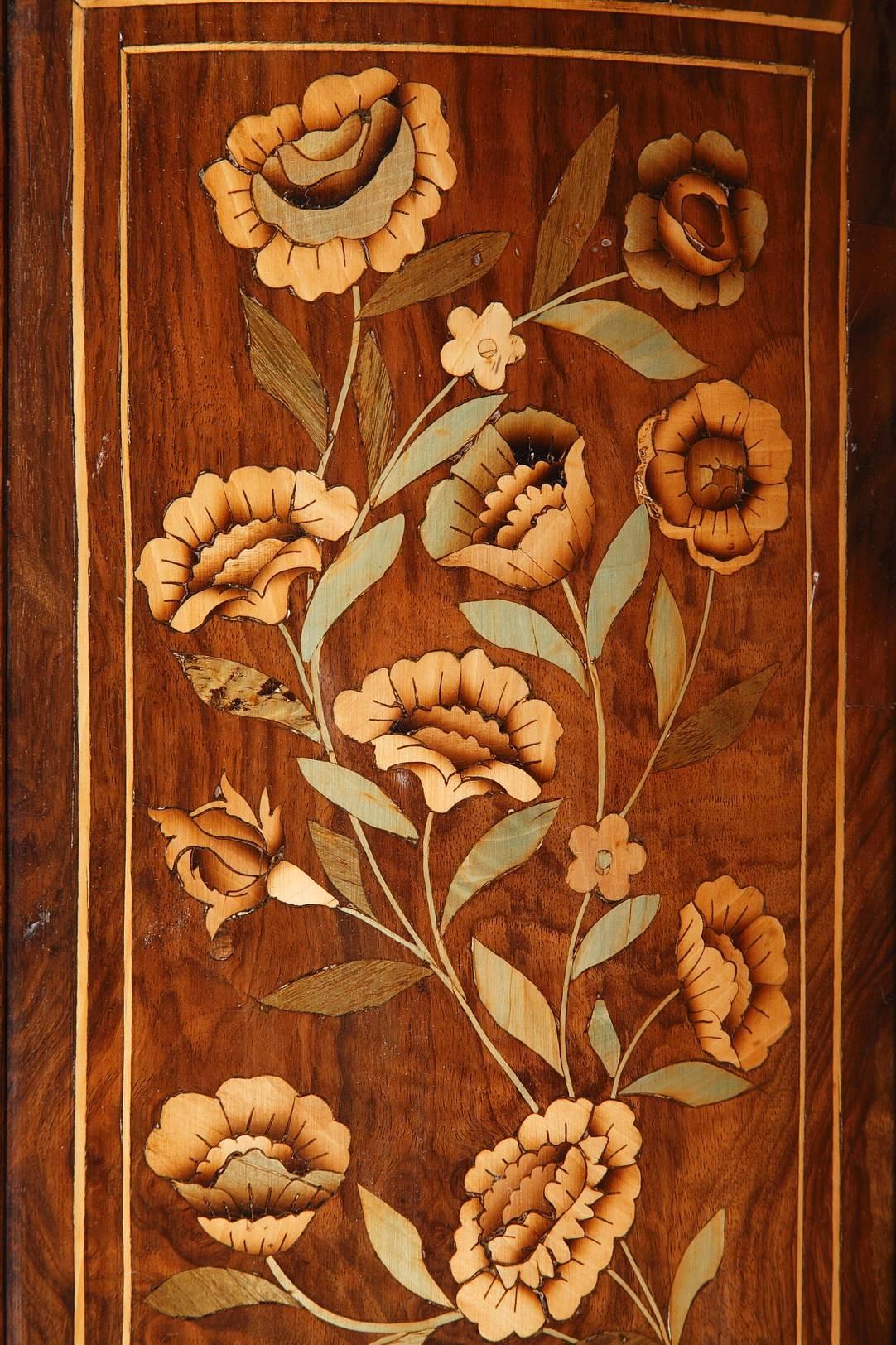 Dutch Commode with Floral Marquetry, 18th Century 2