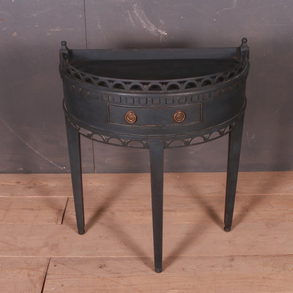 Early 19th C Dutch painted console table. 1820.

Dimensions
27.5 inches (70 cms) Wide
14 inches (36 cms) Deep
33.5 inches (85 cms) High.