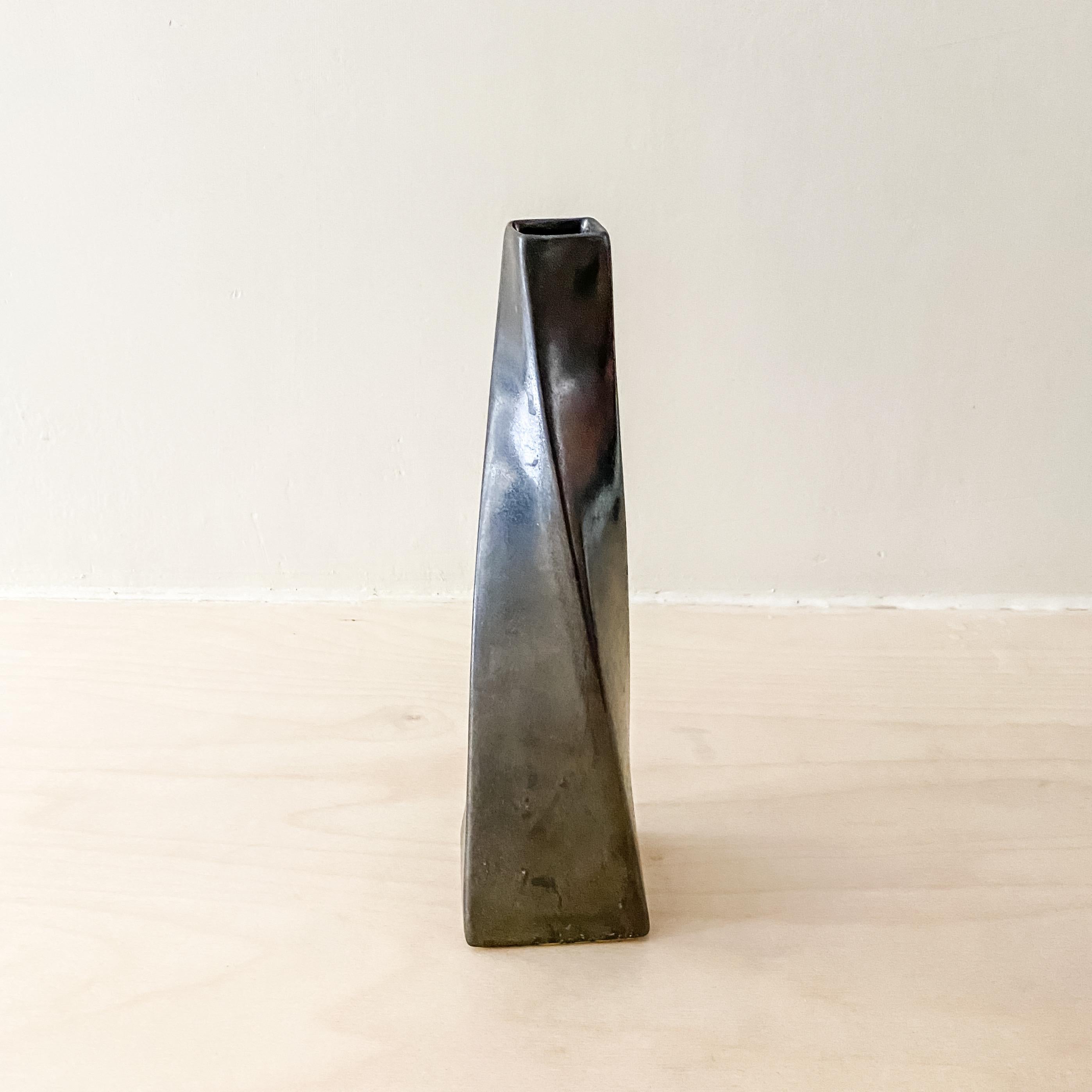 Mid-Century Modern Marron constructiviste néerlandais  Vase, attribué à Jan van der Vaart en vente
