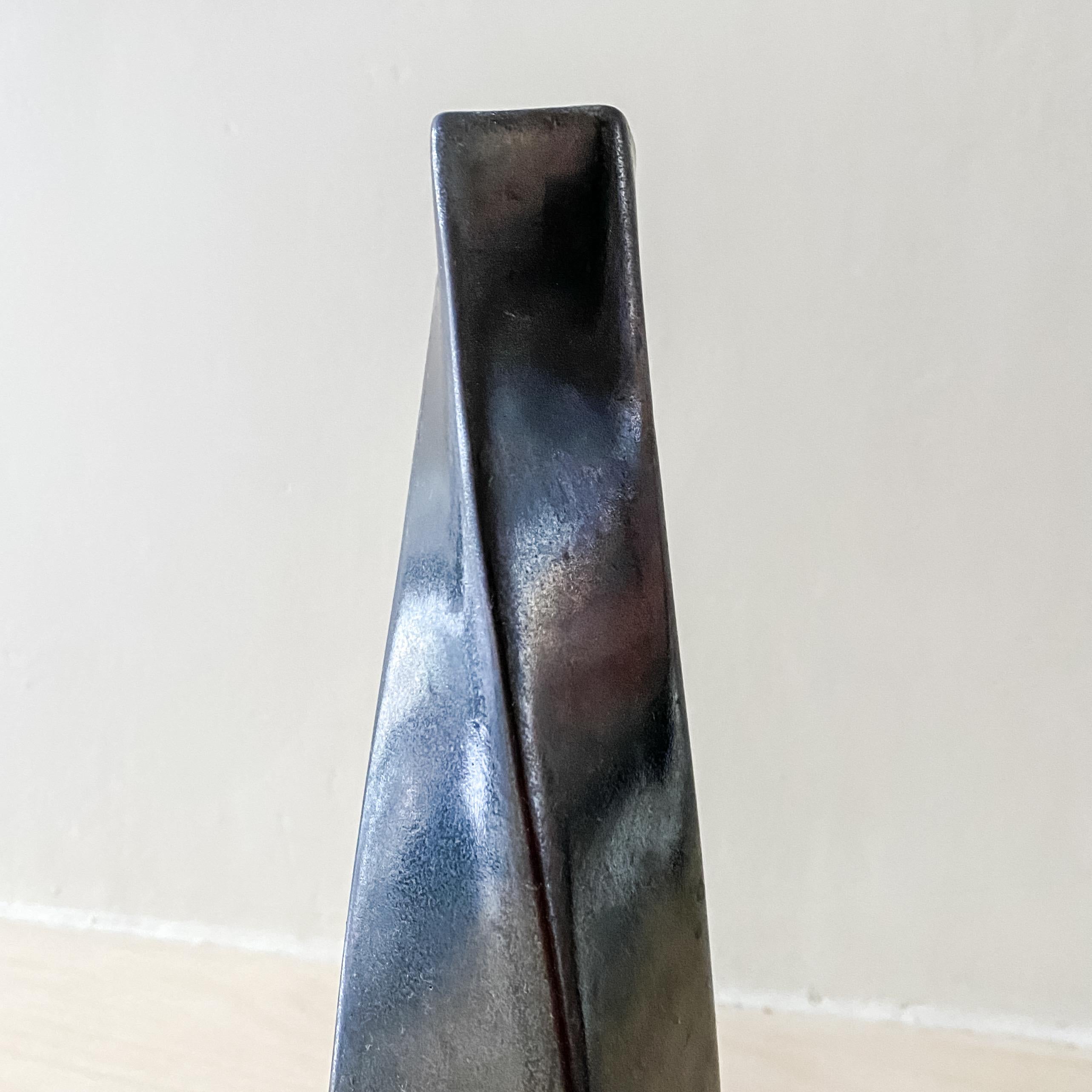 20ième siècle Marron constructiviste néerlandais  Vase, attribué à Jan van der Vaart en vente