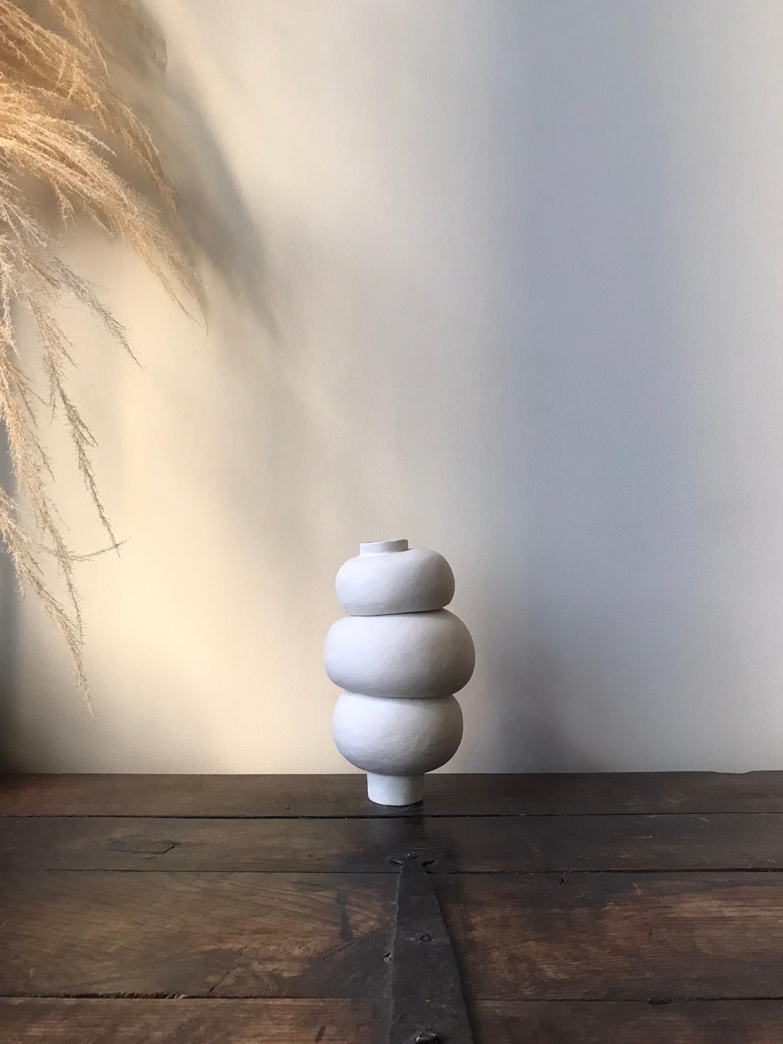 Each of Françoise Jeffrey's ceramic pieces is hand made, coil built, organically shaped and unique in their own way, thus creating a basic and timeless design. Perfectly imperfect, inspired by the Japanese philosophy wabi-sabi.

For Jeffrey less is