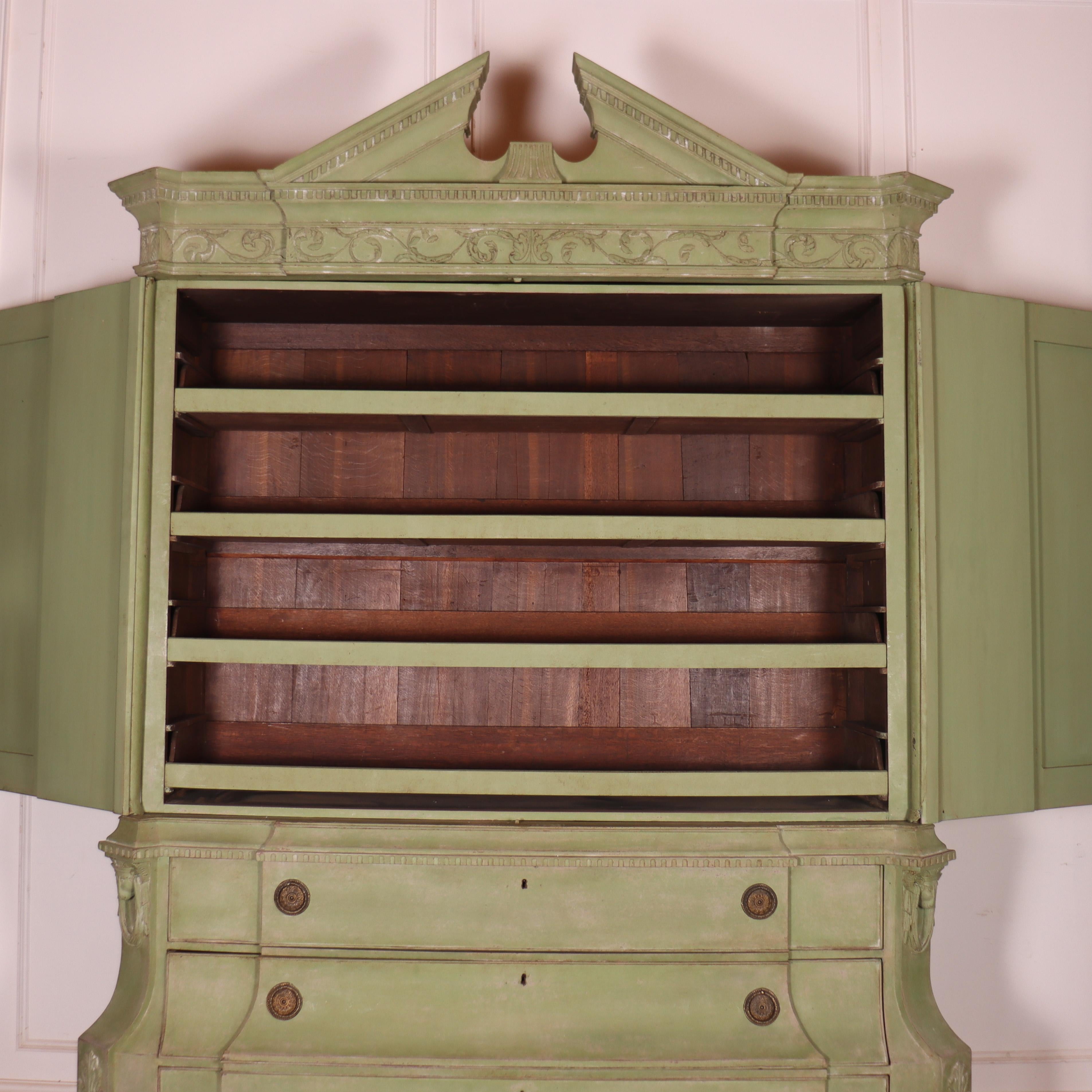 Armoire à linge Dutch Country House en vente 8