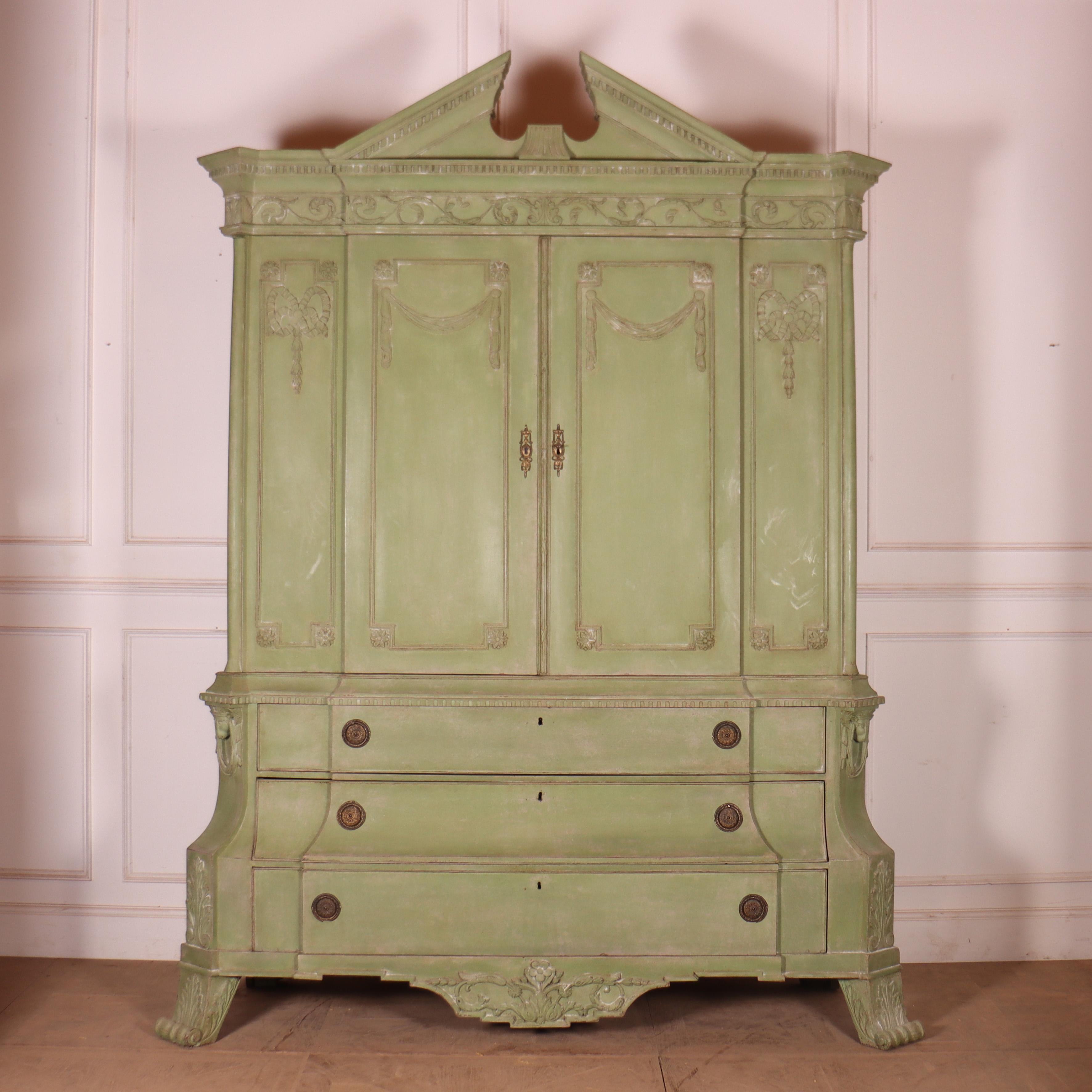 Superbe armoire à linge de maison hollandaise du 18ème siècle avec 4 plateaux coulissants (15
