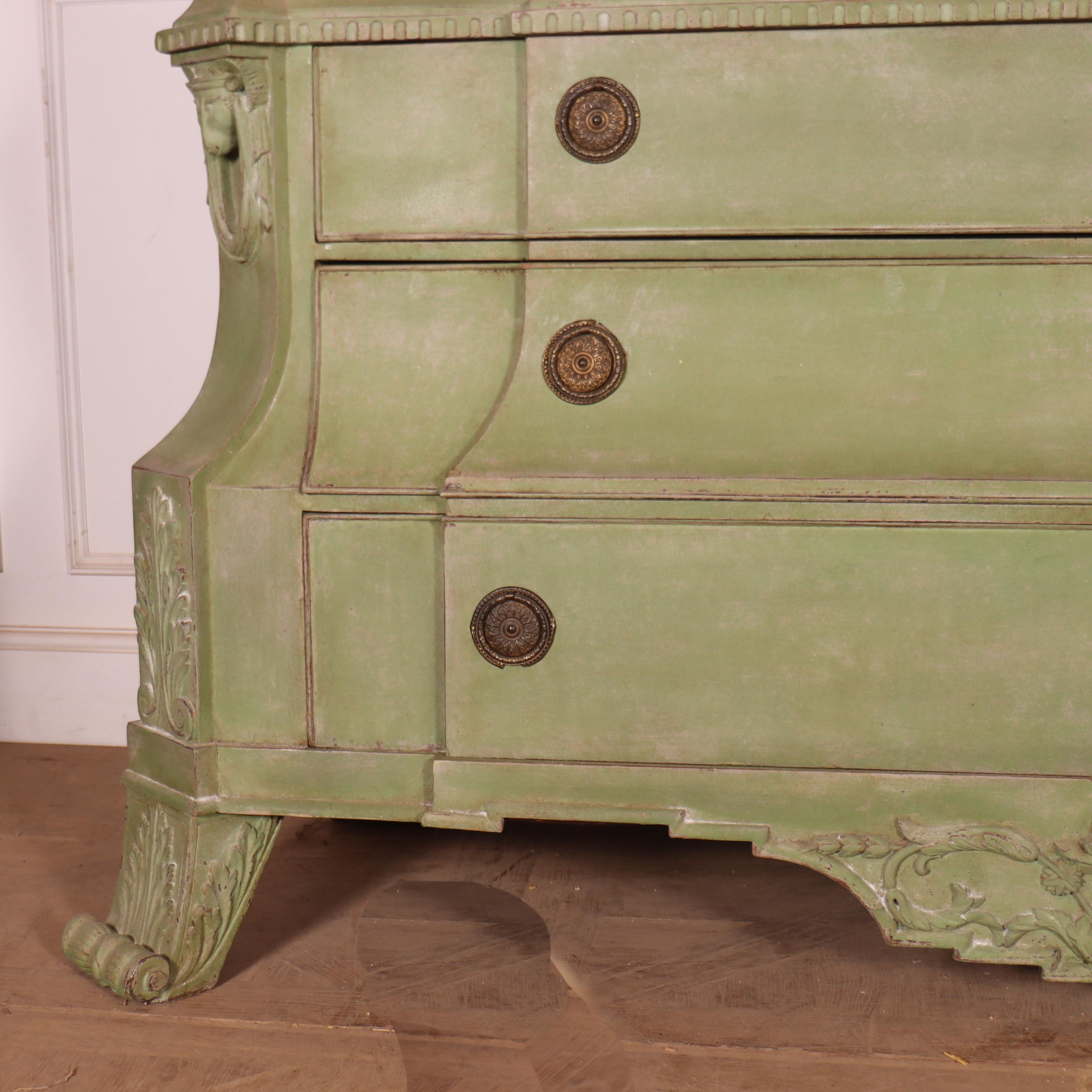 Néerlandais Armoire à linge Dutch Country House en vente