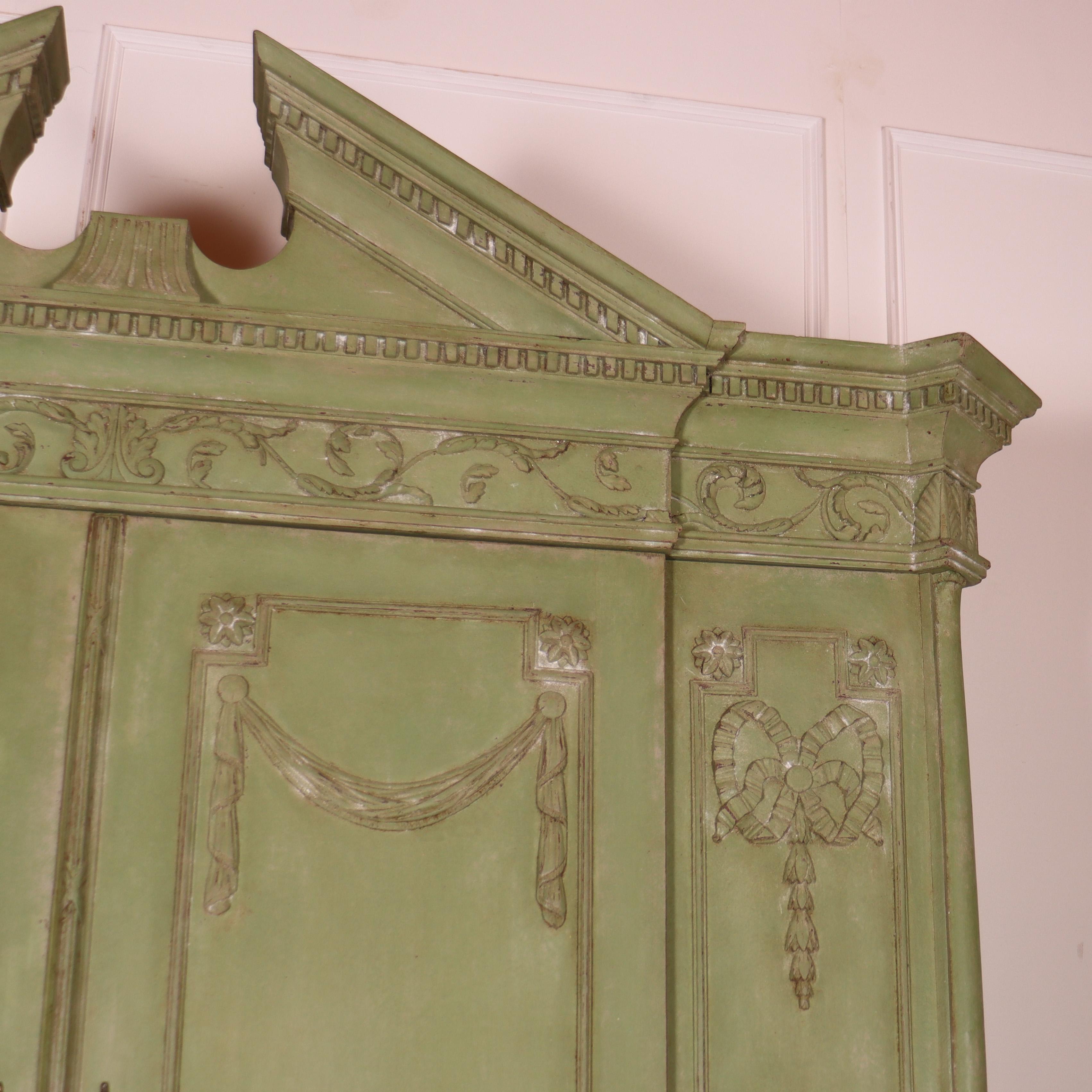 Chêne Armoire à linge Dutch Country House en vente