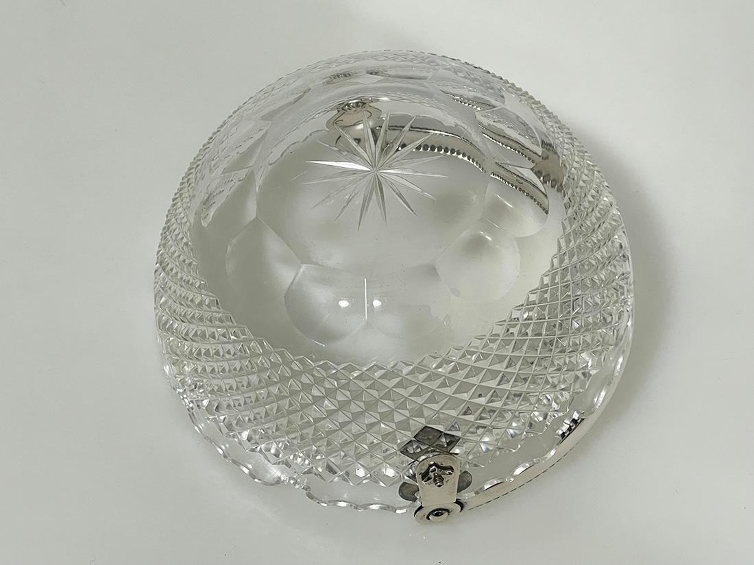 Cuenco de cristal holandés con asa de plata, 1903 Holandés en venta