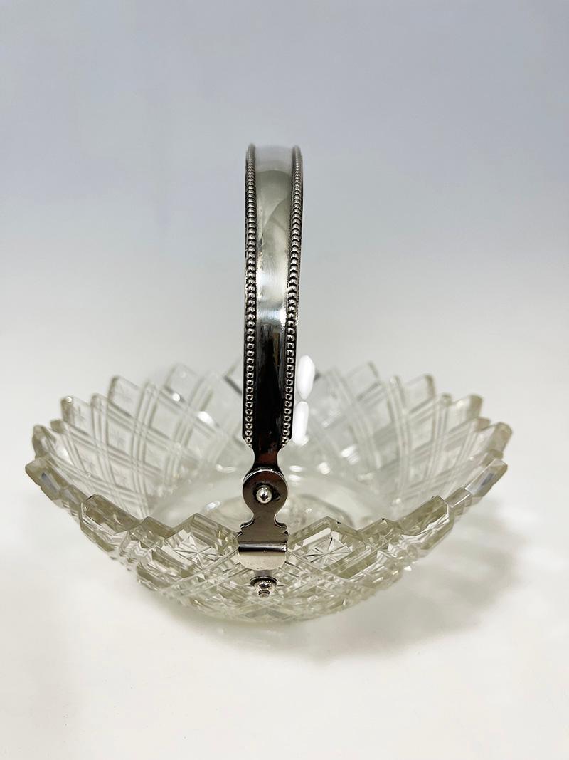 Cuenco de cristal holandés con asa de plata de van Lieshout & Co, Amsterdam, década de 1880 Holandés en venta