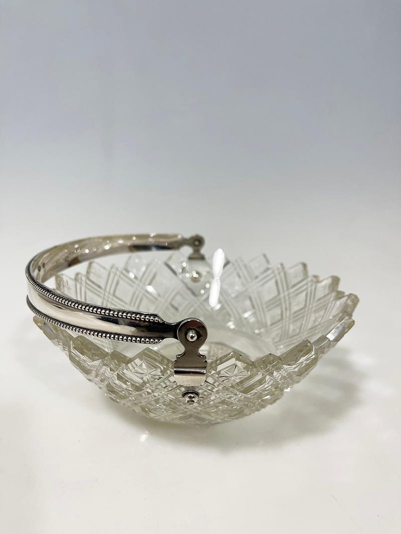 Cuenco de cristal holandés con asa de plata de van Lieshout & Co, Amsterdam, década de 1880 en Bueno estado para la venta en Delft, NL