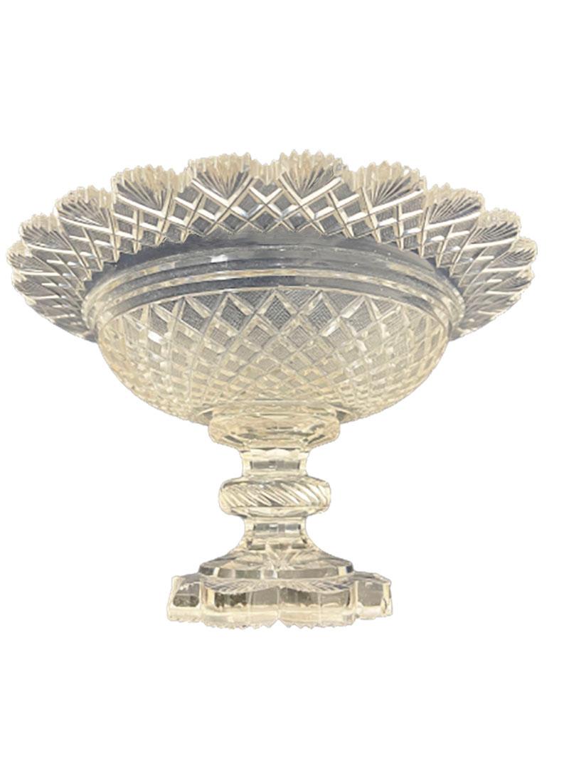Cristal Bols à pied en cristal hollandais avec diamants et coupe en éventail, vers 1860 en vente