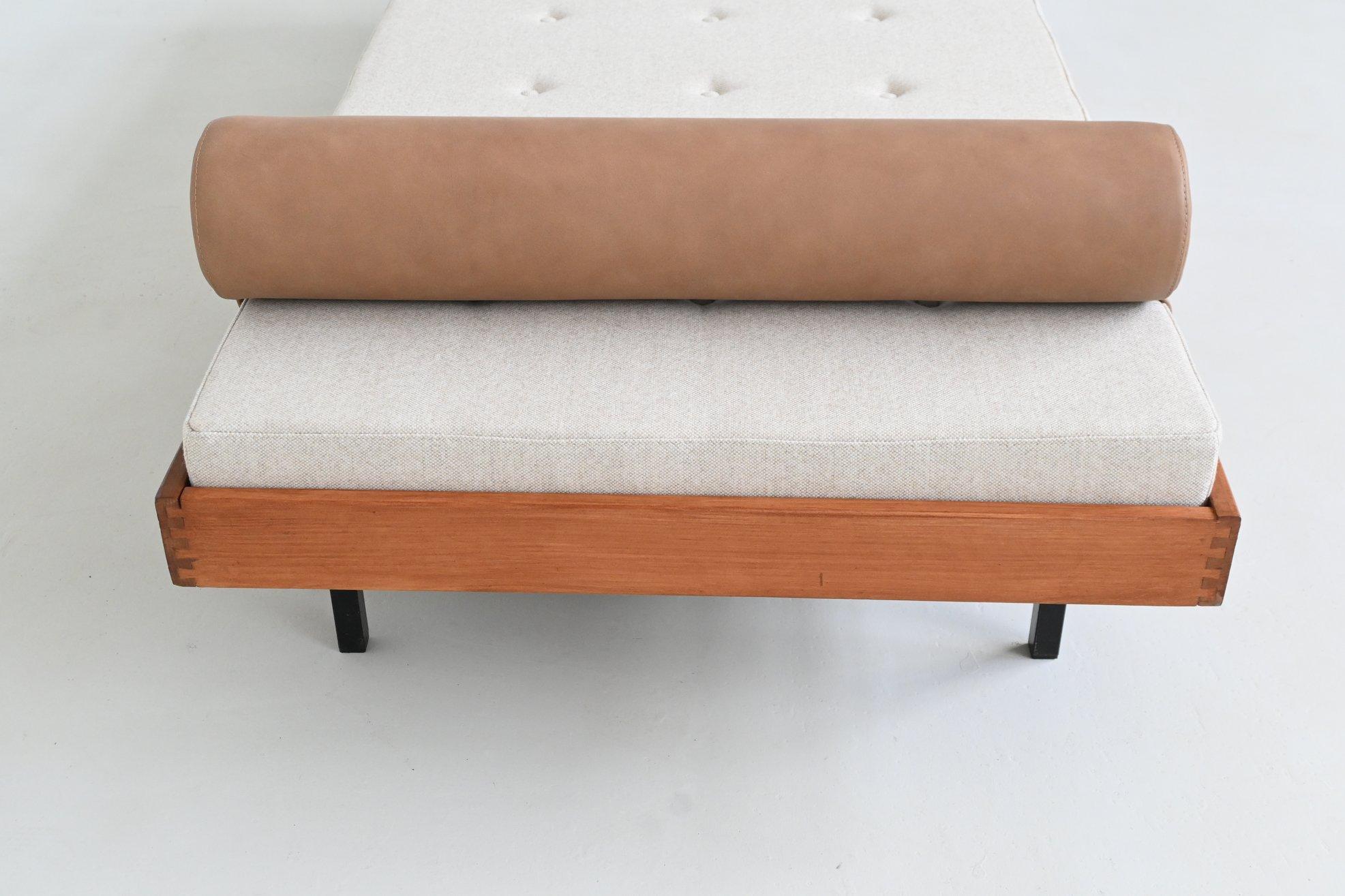Dutch daybed in teak, metal and wool Mid-Century The Netherlands 1960 For Sale 6