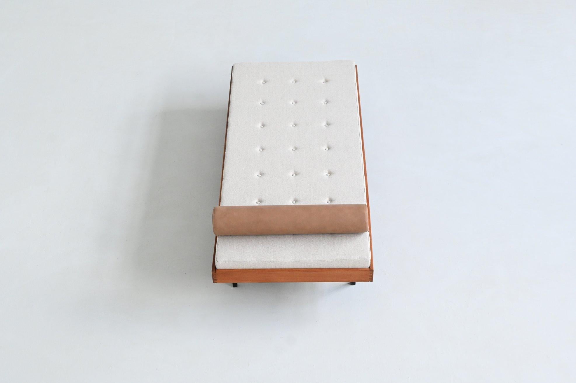 Dutch daybed in teak, metal and wool Mid-Century The Netherlands 1960 For Sale 7