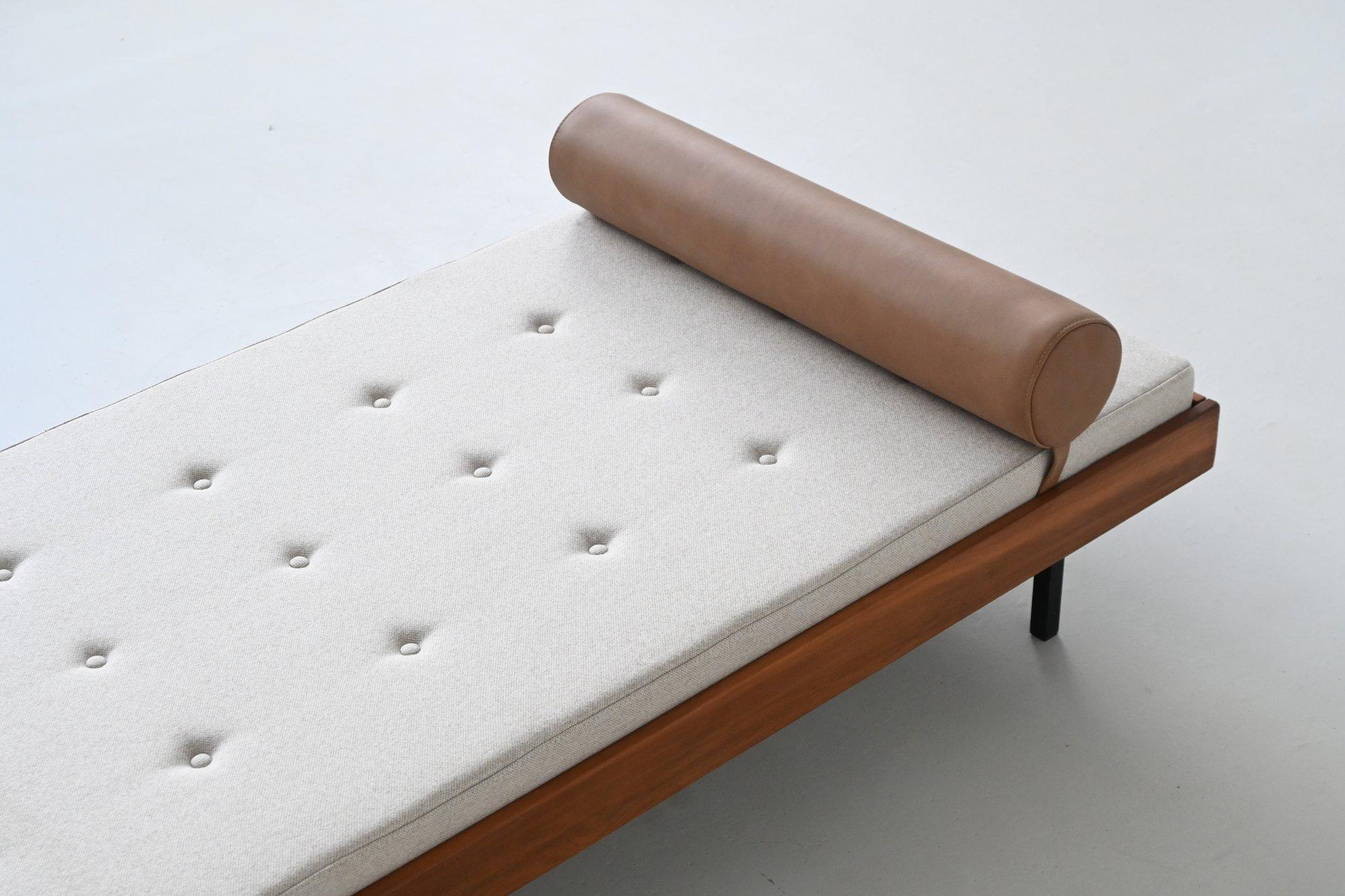 Dutch daybed in teak, metal and wool Mid-Century The Netherlands 1960 For Sale 9