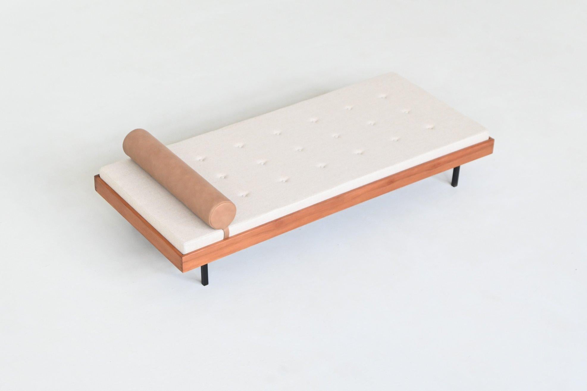 Mid-Century Modern Dutch daybed in teak, metal and wool Mid-Century The Netherlands 1960 For Sale