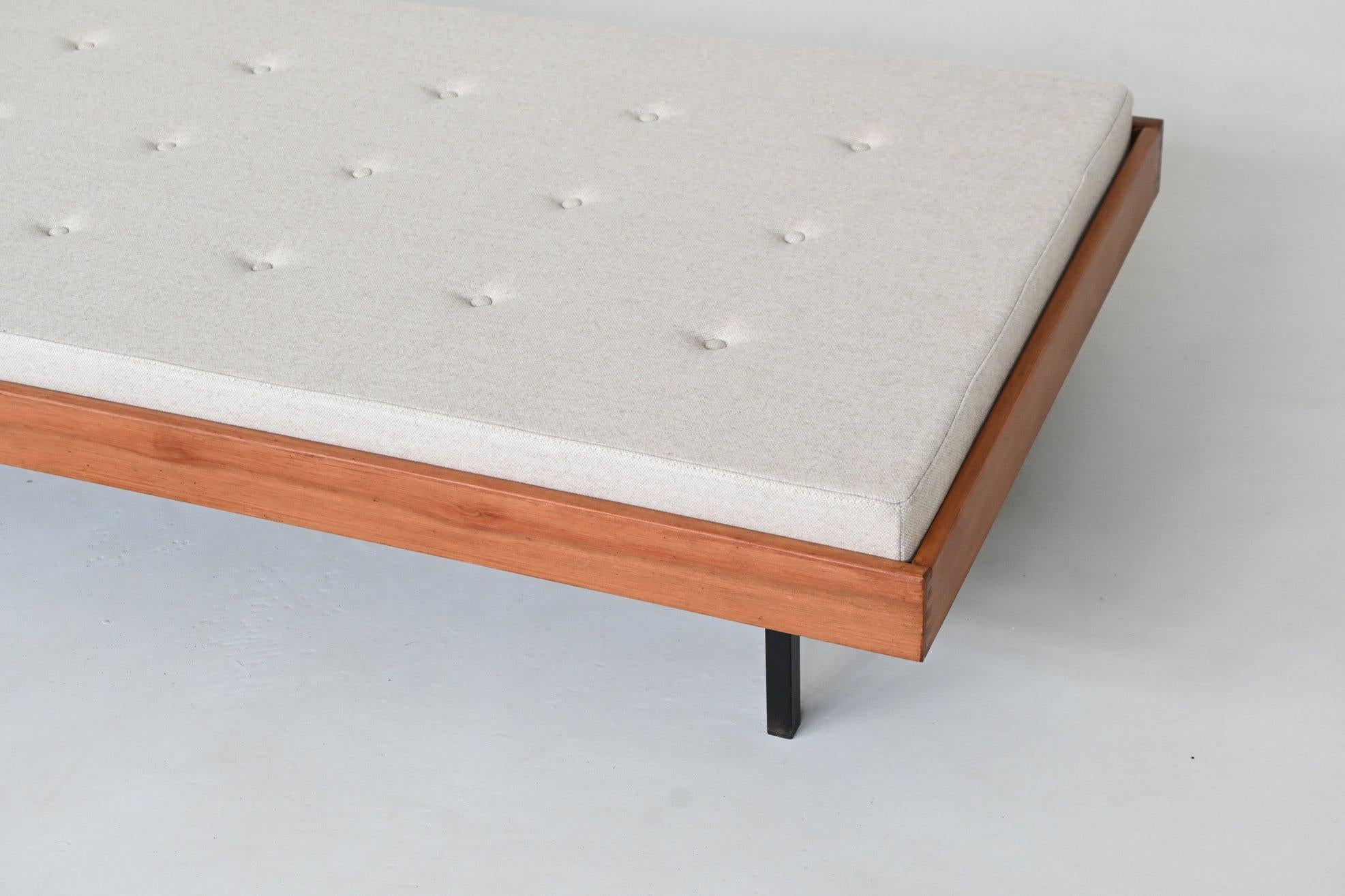 Dutch daybed in teak, metal and wool Mid-Century The Netherlands 1960 For Sale 1