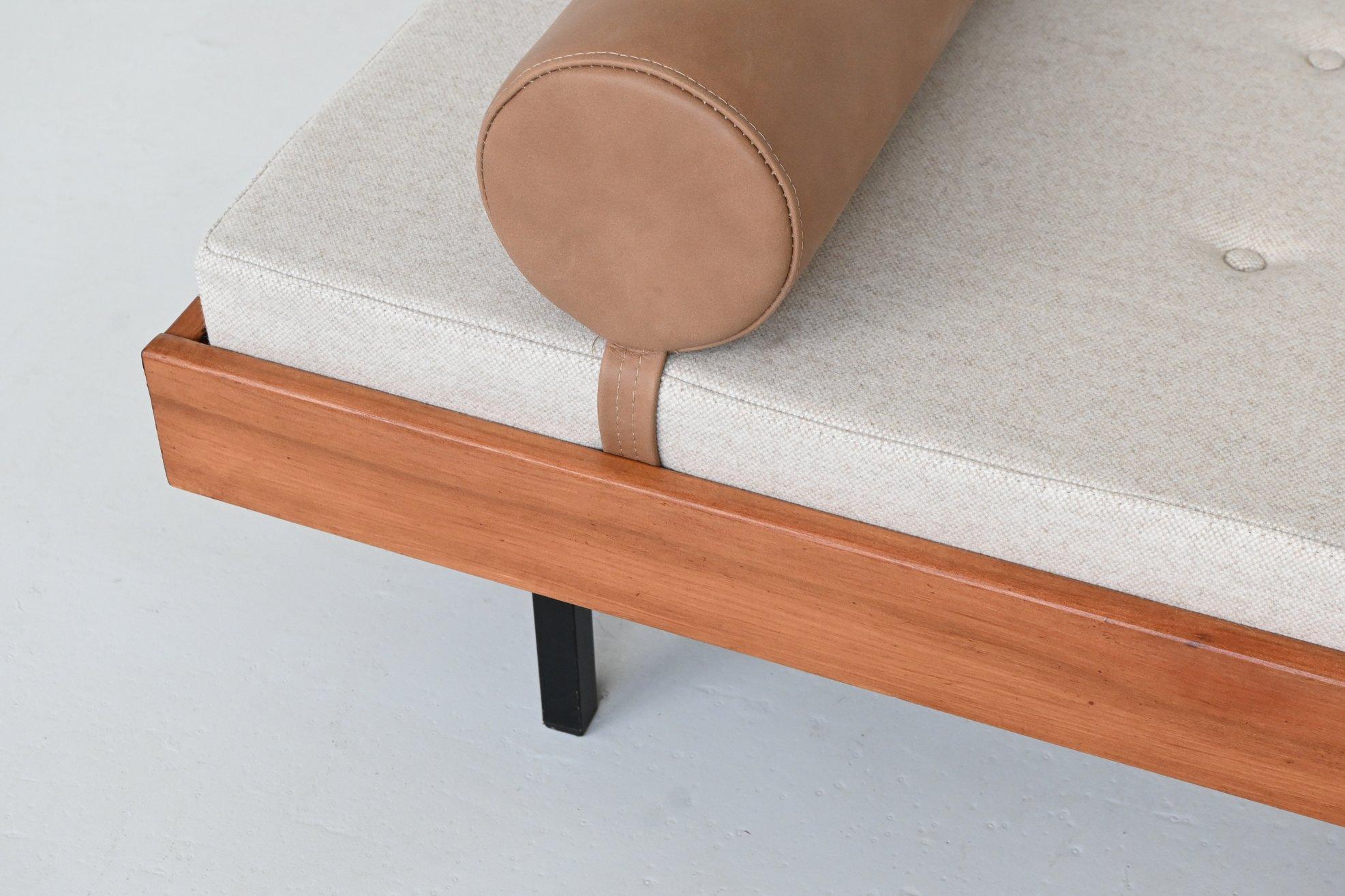 Dutch daybed in teak, metal and wool Mid-Century The Netherlands 1960 For Sale 2
