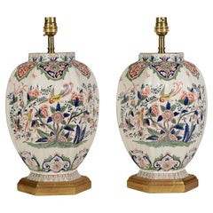 Delft antico olandese Piccola coppia di lampade da tavolo del XVIII secolo di forma esagonale