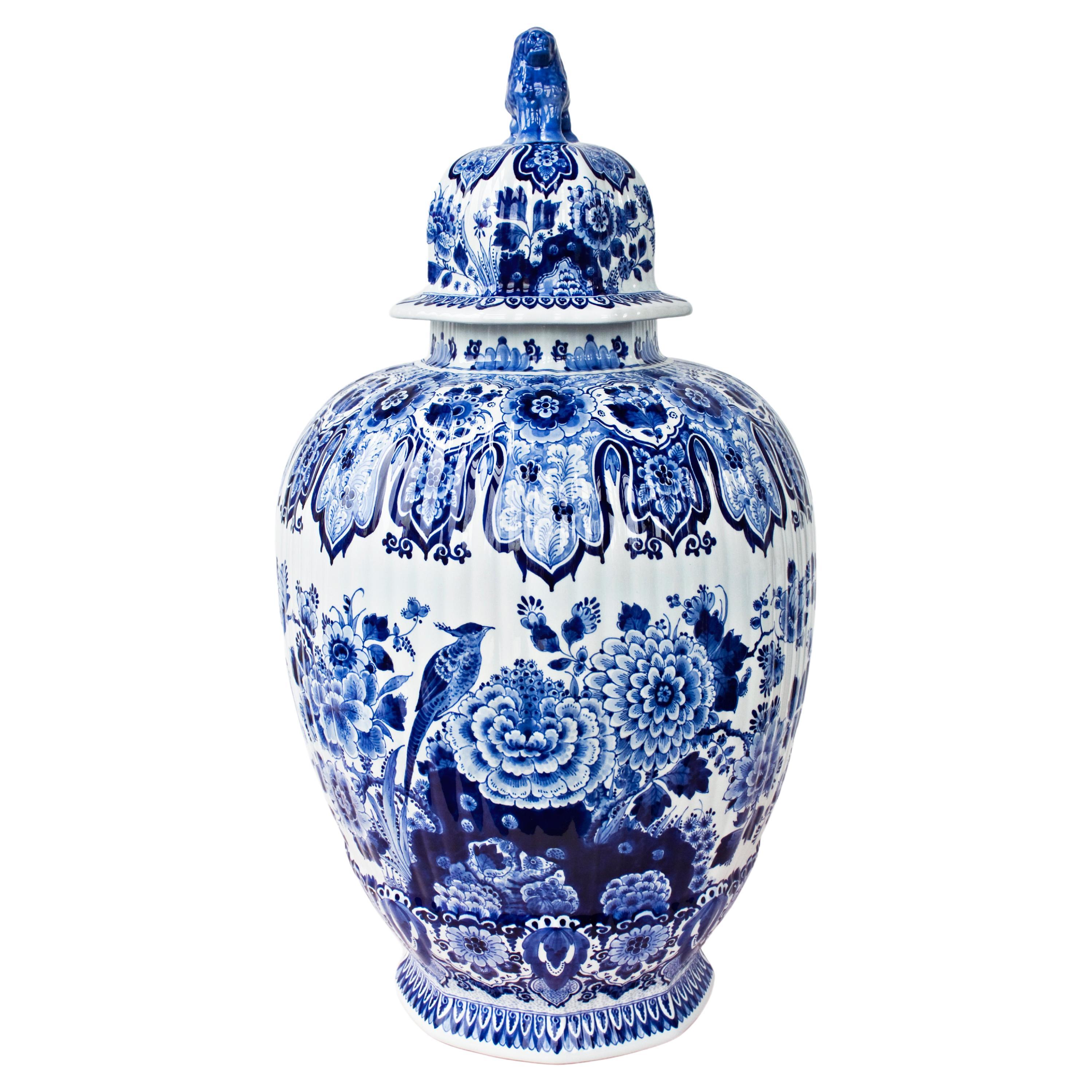 Dutch Delft Blue handpainted ceramic Jar with lid by Royal Delft, Original Blue 