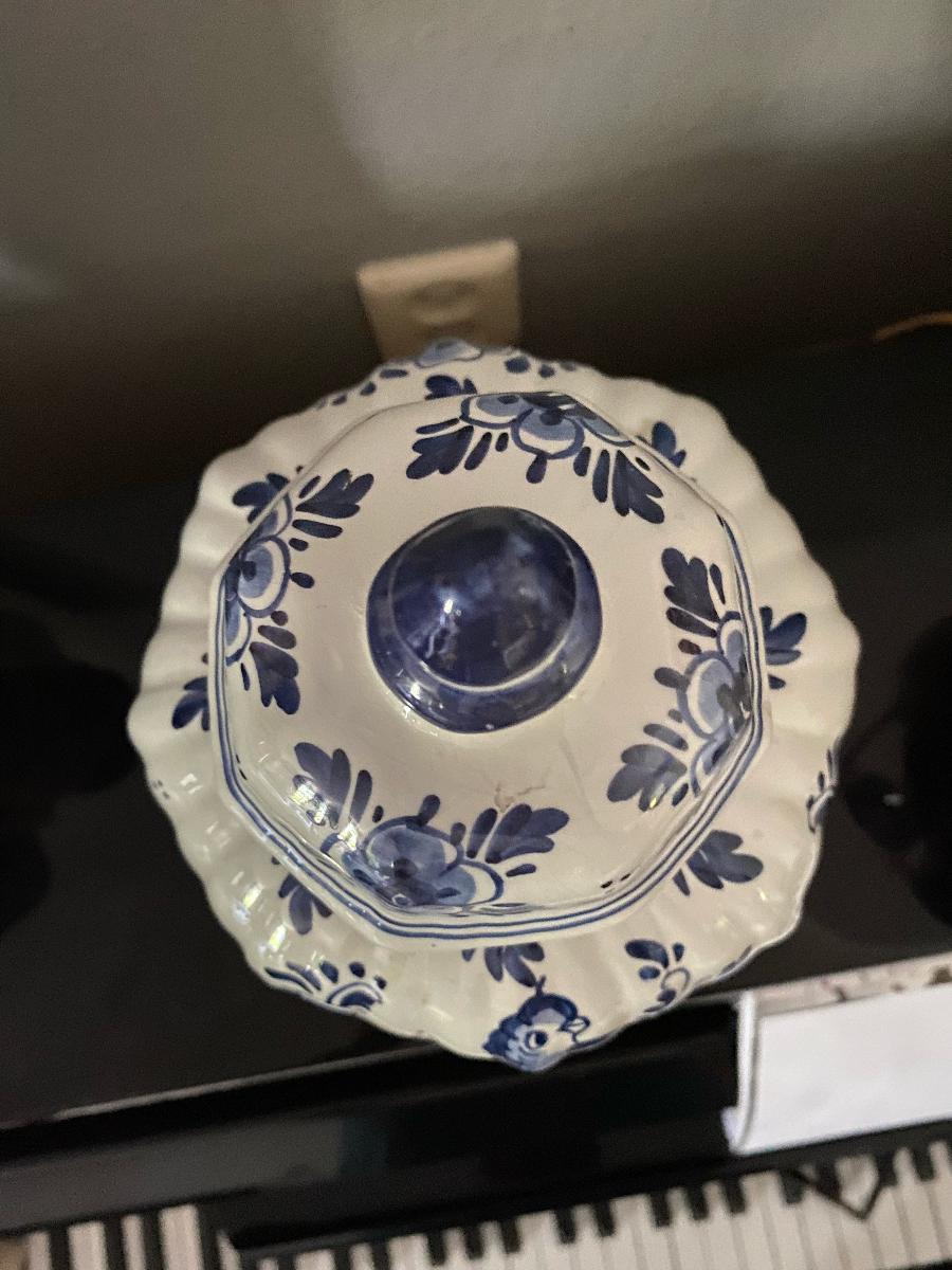 Niederländische Delft Blau Handgemalte Vase (Keramik) im Angebot
