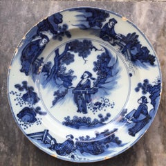 Chargeur Delft hollandais avec décor de chinoiserie dans le style Transition, 17ème siècle