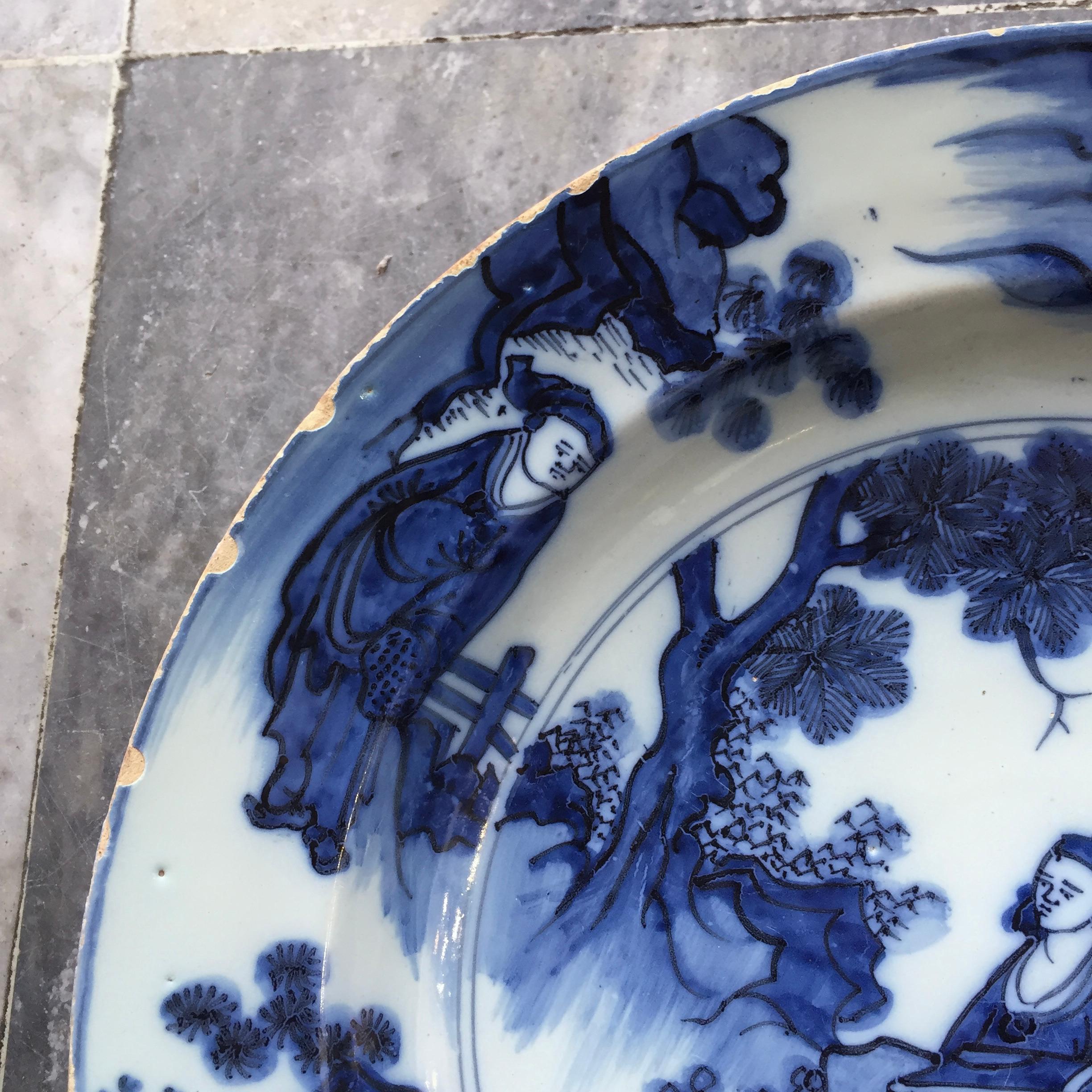 Dutch Delft Charger with Chinoiserie Decor in Transition Style, 17th Century For Sale 1