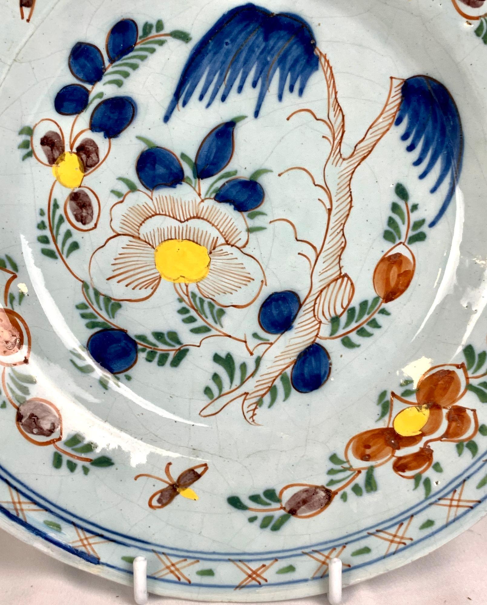 Niederländisches Delft Handgemalter Teller oder Schale Spätes 18. Jahrhundert CIRCA 1780 im Zustand „Gut“ im Angebot in Katonah, NY