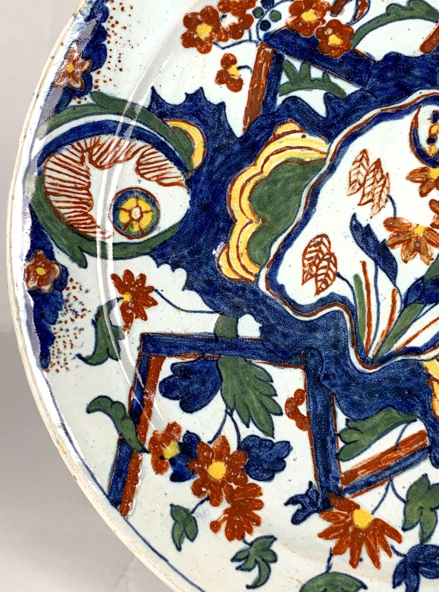 Hand-Painted Dutch Delft Dish Pancake Plate Lightning Pattern De Paeuw 'The Peacock' C-1730 For Sale
