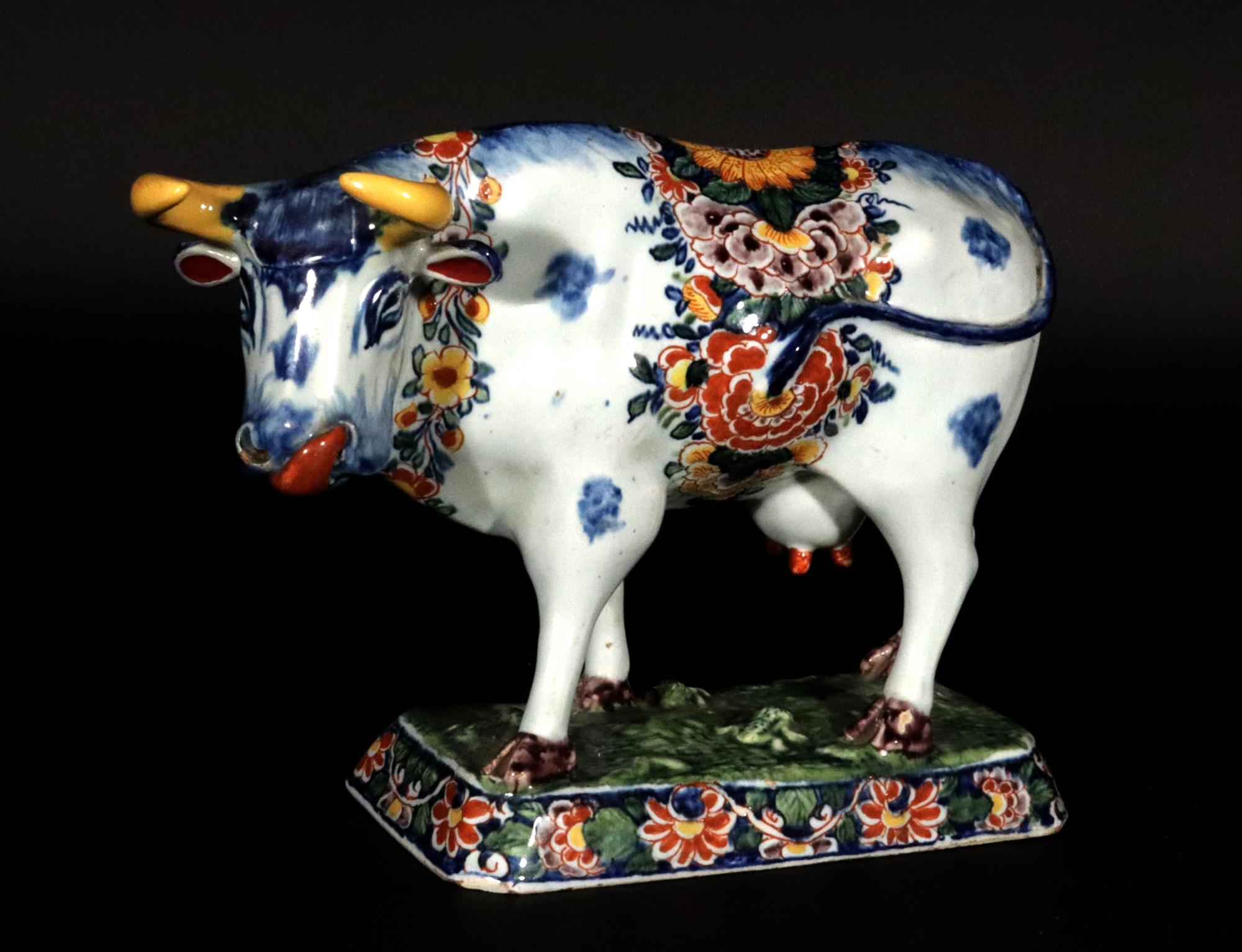 Rococò Modello policromo di mucca di Delft olandese in vendita
