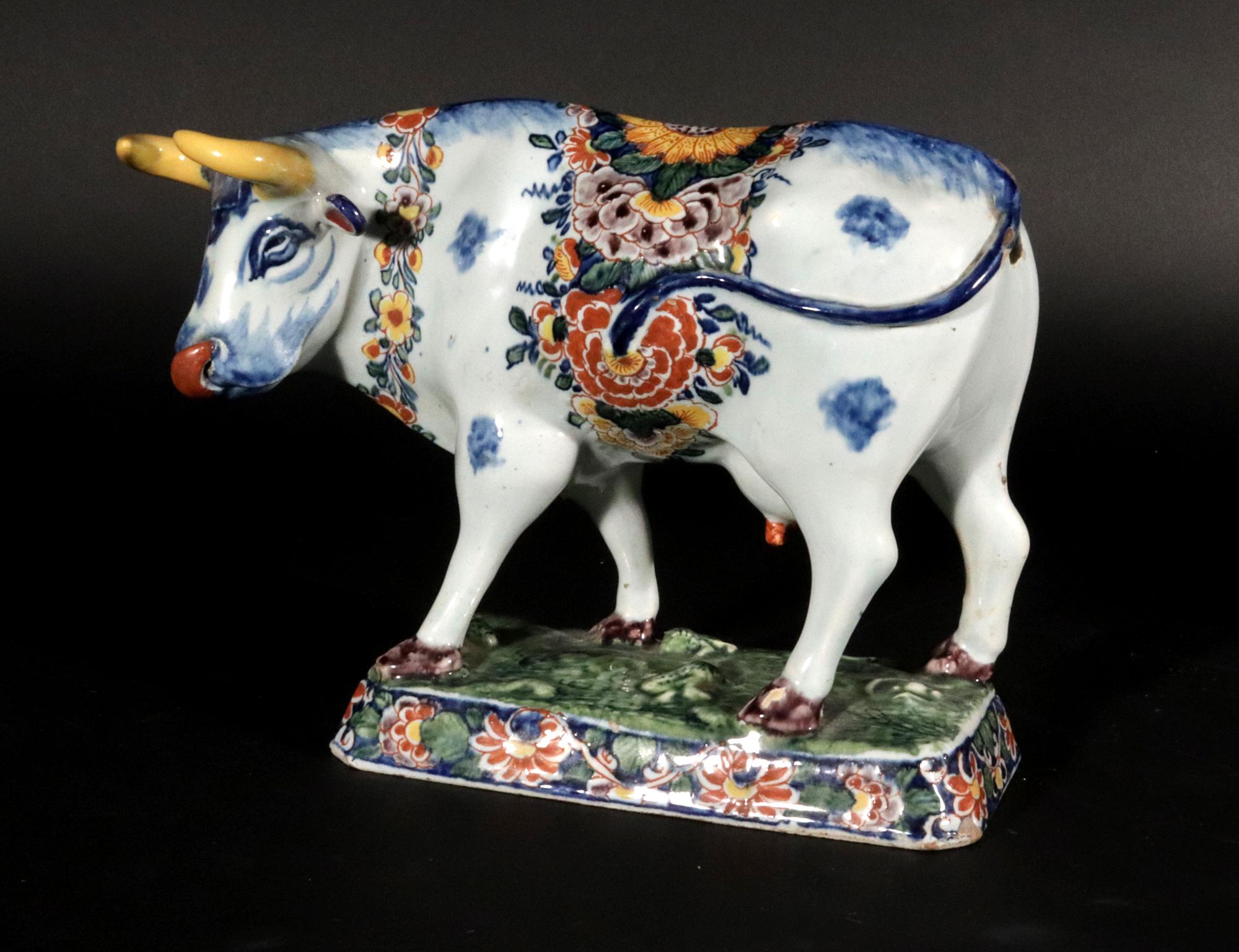Olandese Modello policromo di mucca di Delft olandese in vendita