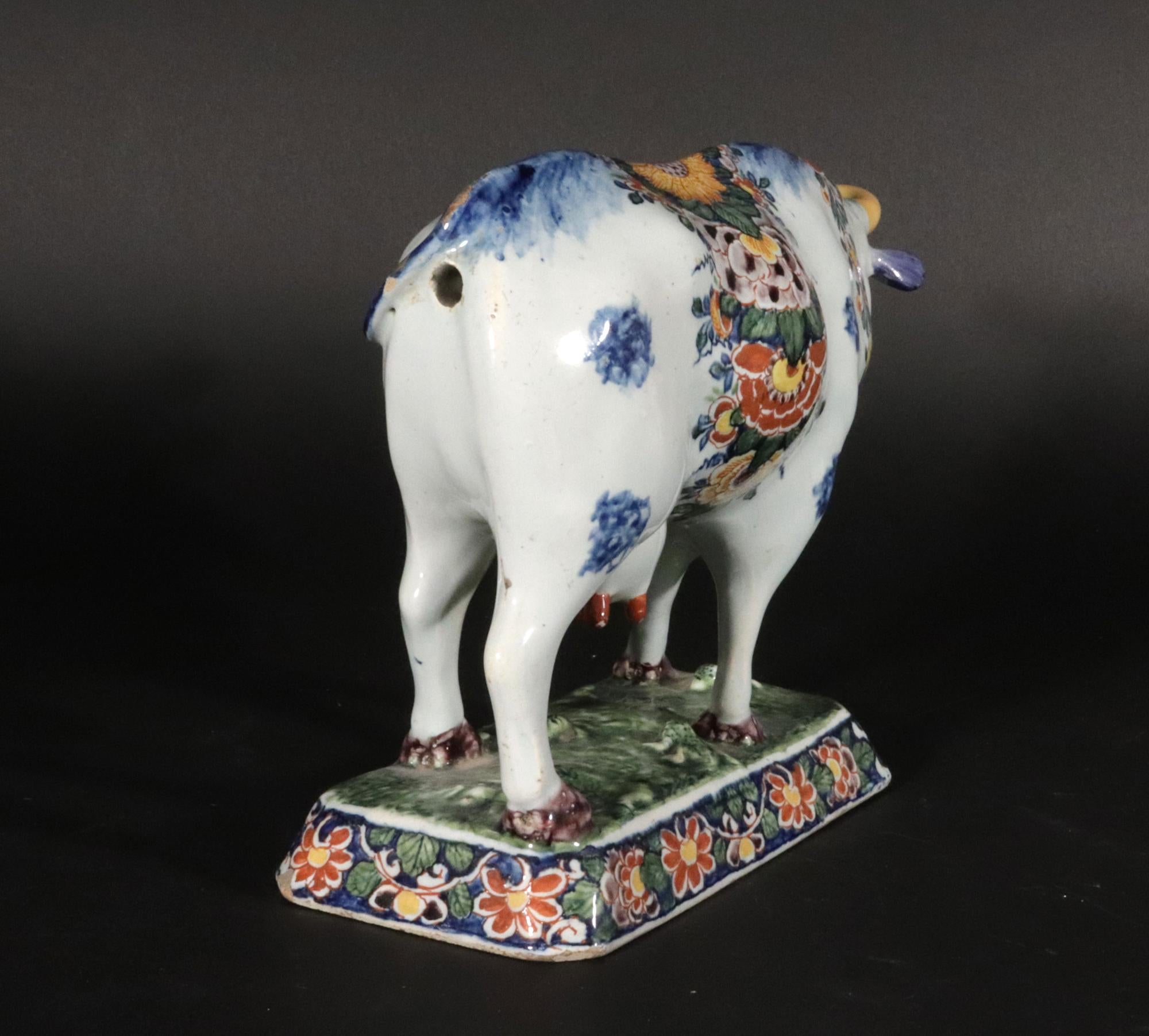Modello policromo di mucca di Delft olandese in vendita 1