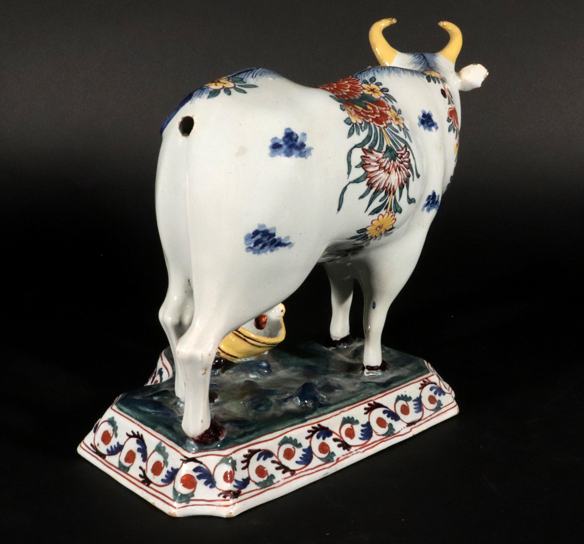Modèle néerlandais d'un groupe de déversement de vaches de Delft polychrome en vente 3