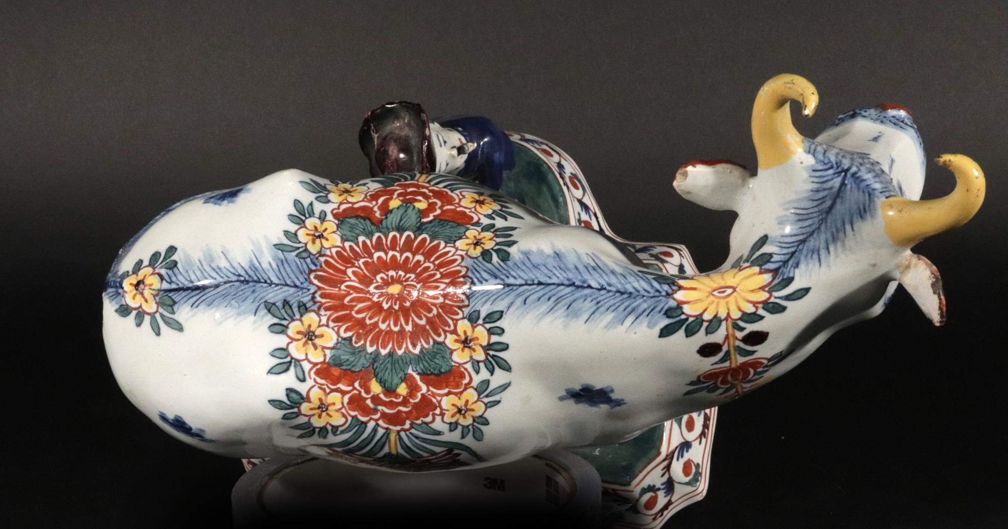 Modèle néerlandais d'un groupe de déversement de vaches de Delft polychrome en vente 2