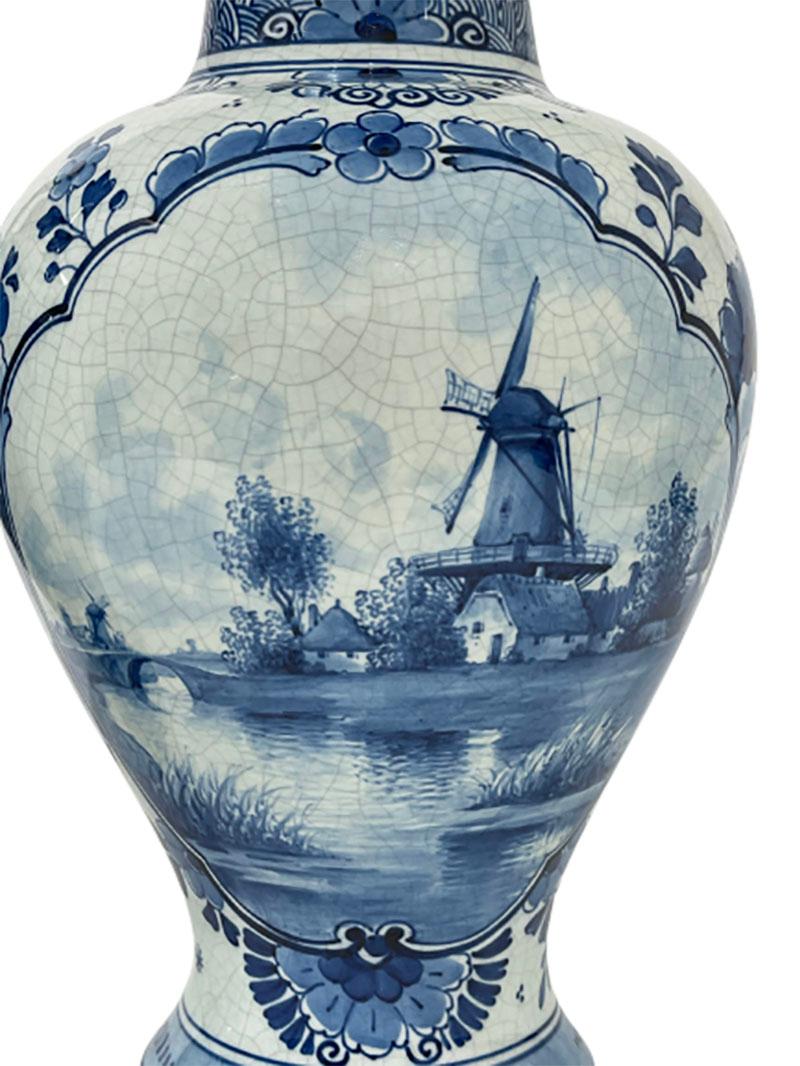 Poterie Vases hollandais à pichets en porcelaine de Delft à motifs de fleurs, 1893 en vente