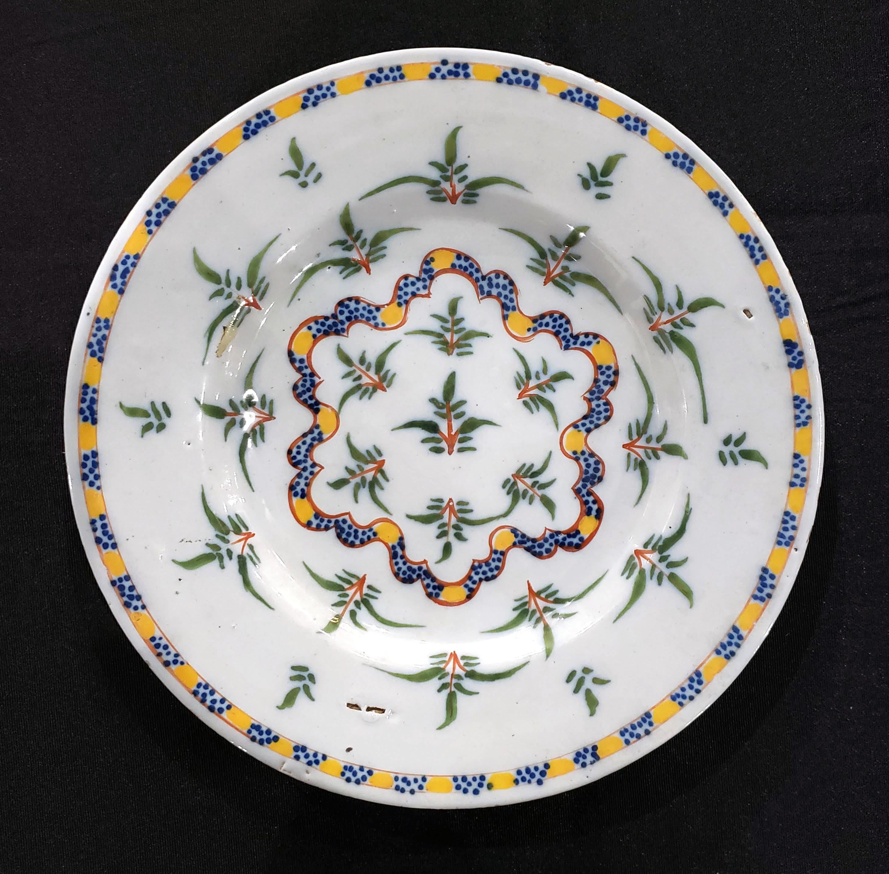 18th Century Dutch Delft Set of Six Dinner Plates with Plants and Ribbon For Sale