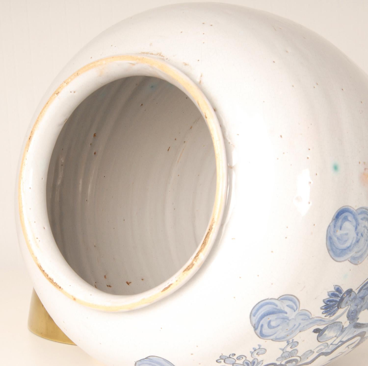 Niederländisches Delfter Tabakglasiertes Keramikgefäß The Claw in Blau und Weiß   im Angebot 2