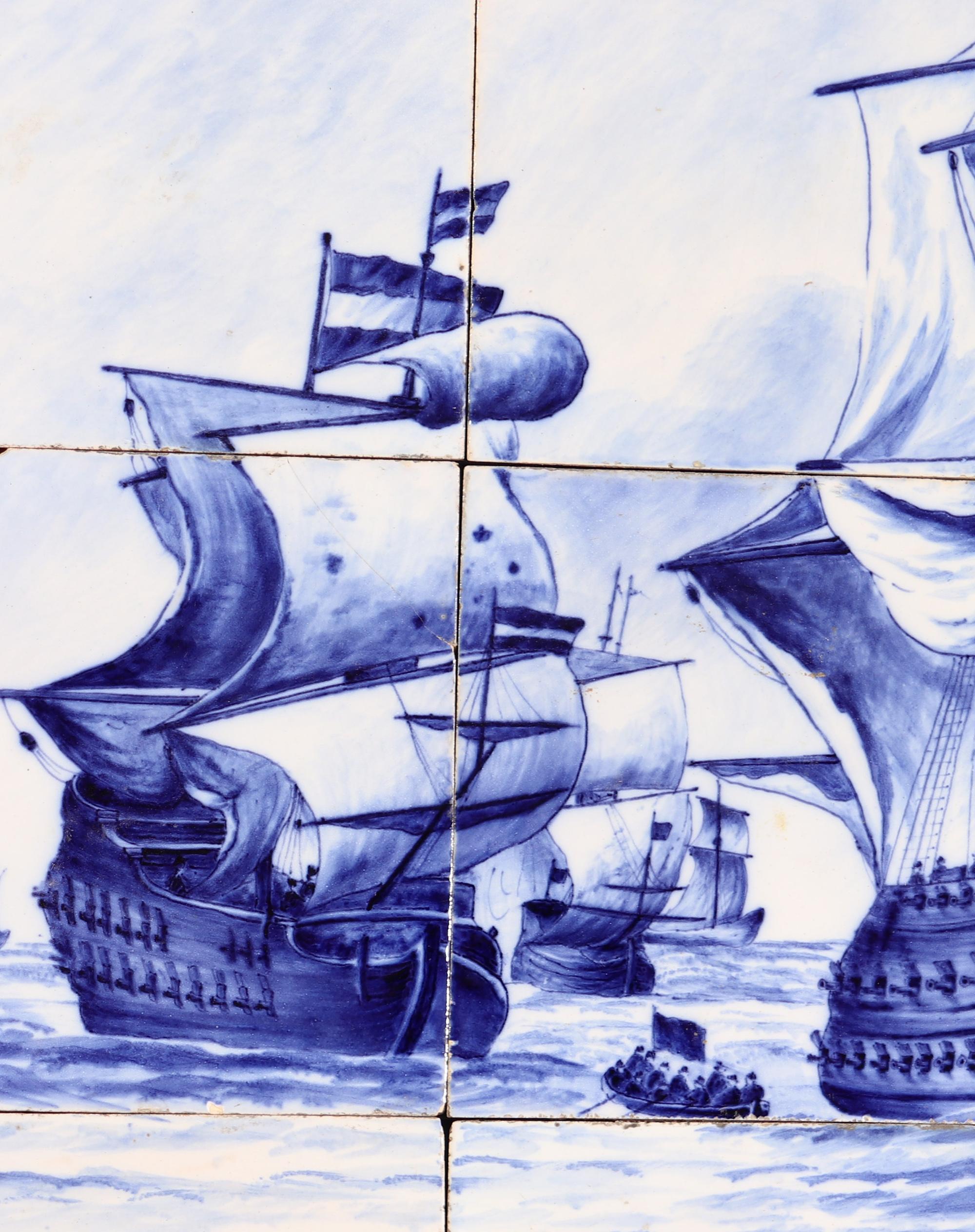 Carreau hollandais de Delft - Grande image d'une flotte de navires Bon état - En vente à Downingtown, PA