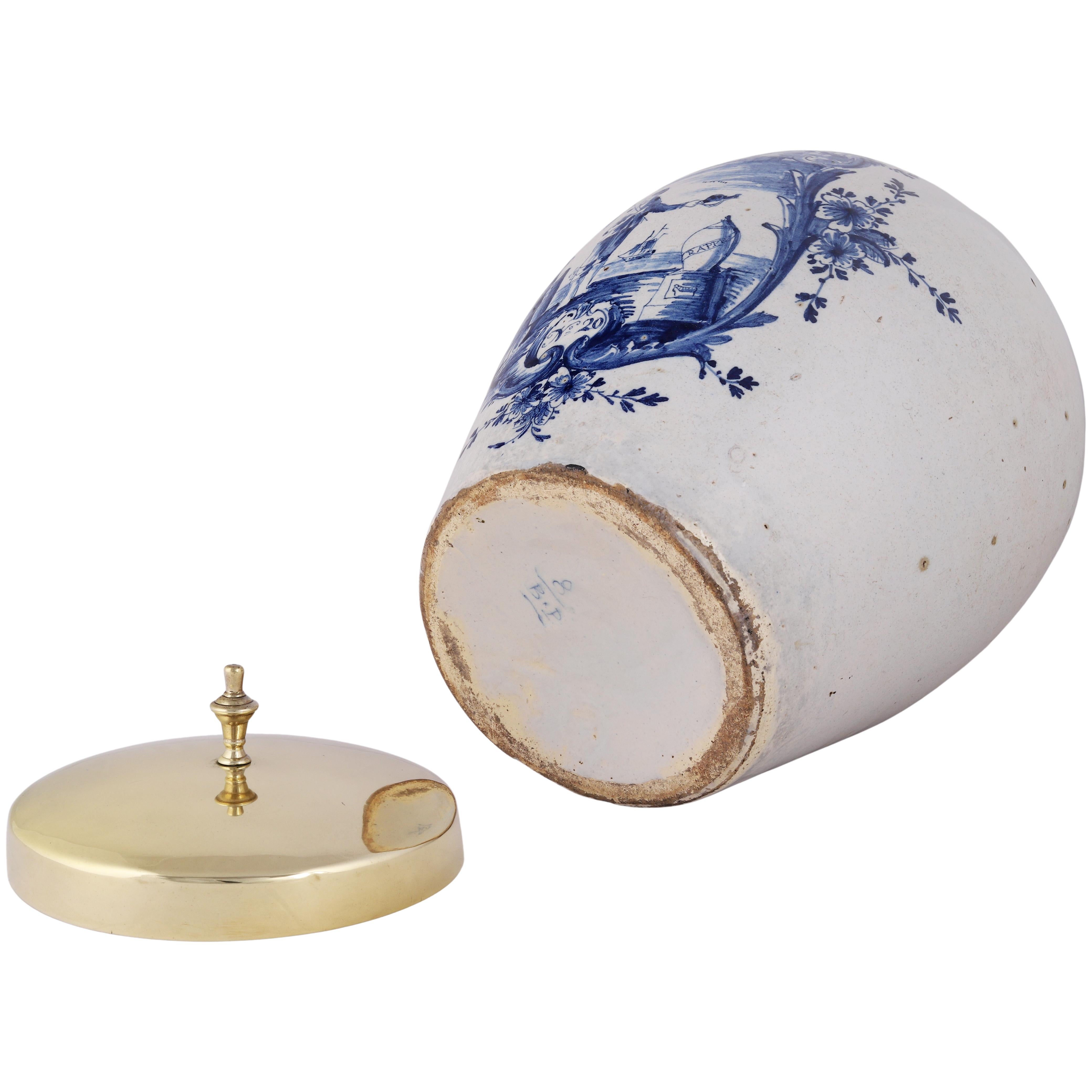 Pot à tabac de Delft avec couvercle en laiton d'origine : Fisherman Rappe, 18ème siècle Bon état - En vente à AMSTERDAM, NH