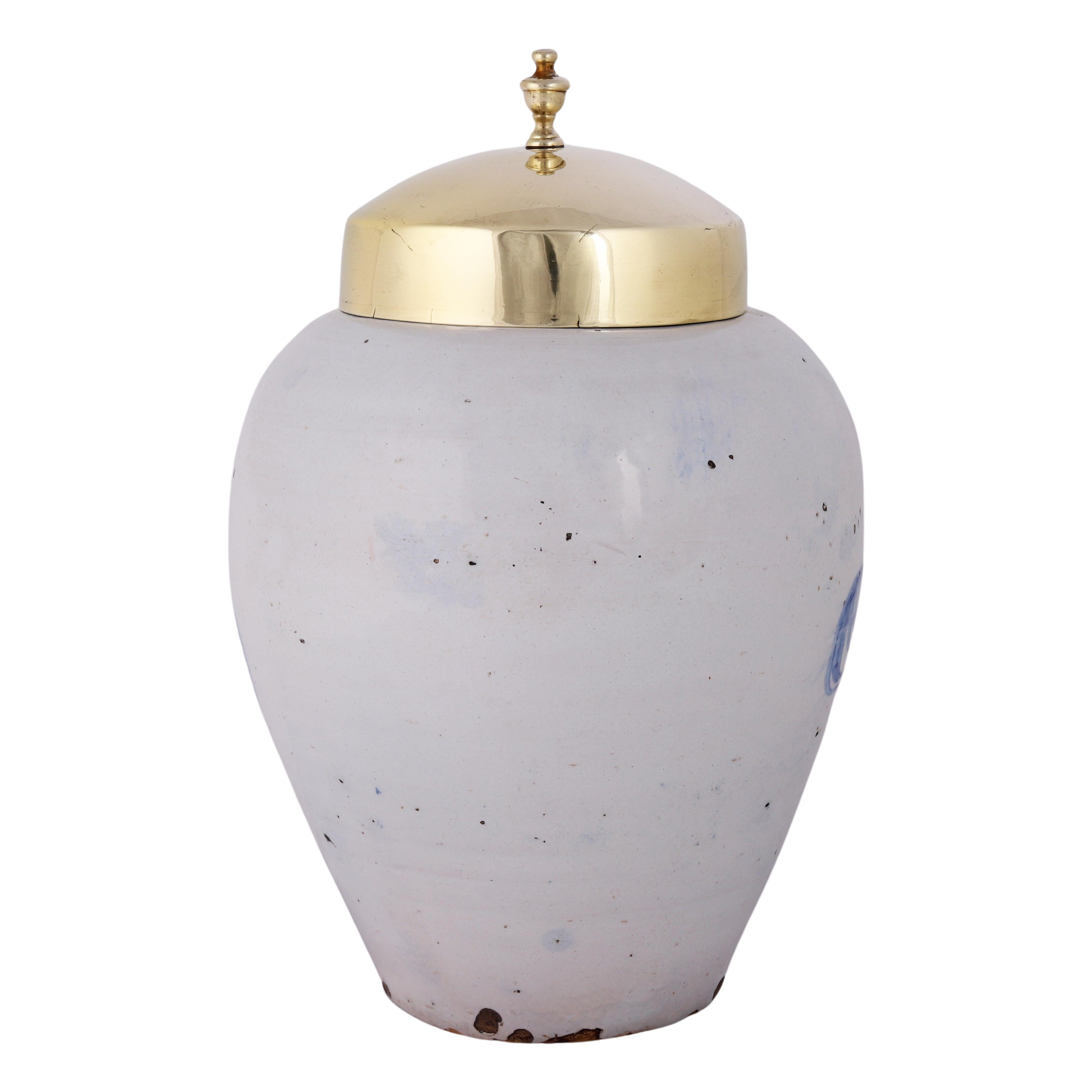 Rococo JAR à tabac Dutch Delft avec couvercle en laiton d'origine : Hanover, 18e siècle en vente