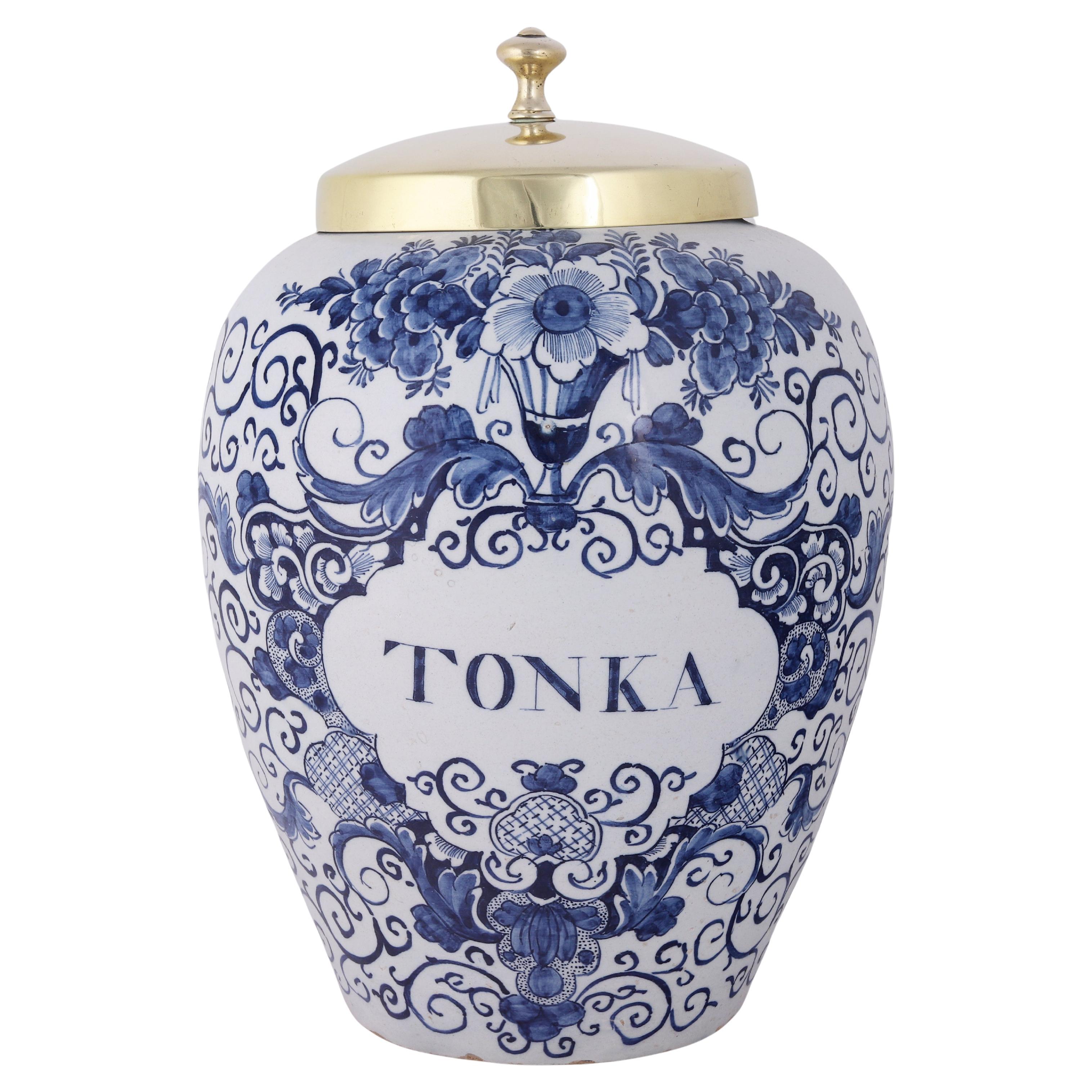 Tabaquera holandesa de Delft con tapa original de latón: Tonka, Siglo XVIII