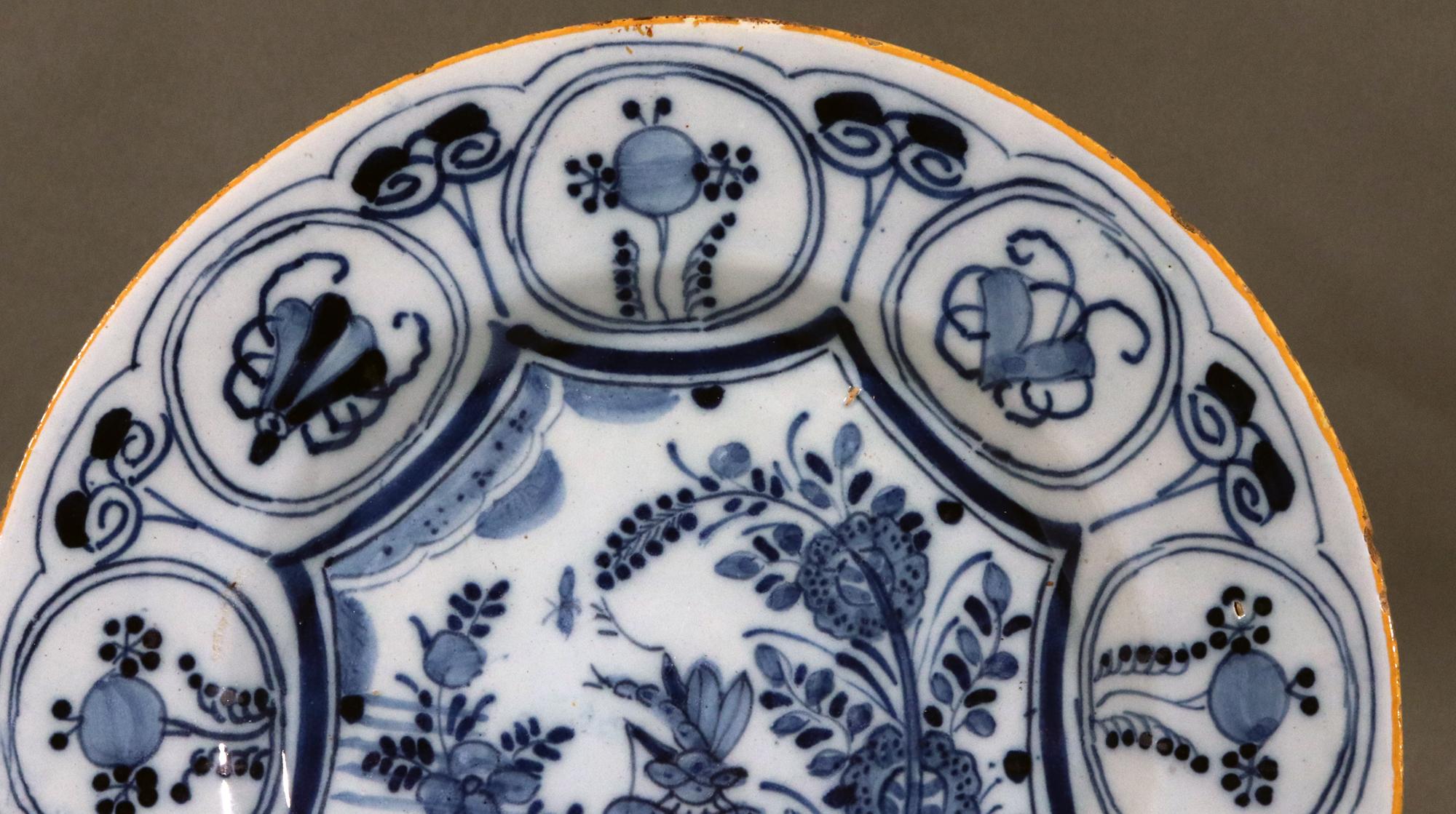Dutch Delft Underglaze Blue & White Chinoiserie Dragonfly Plates,  Claw Factory For Sale 6