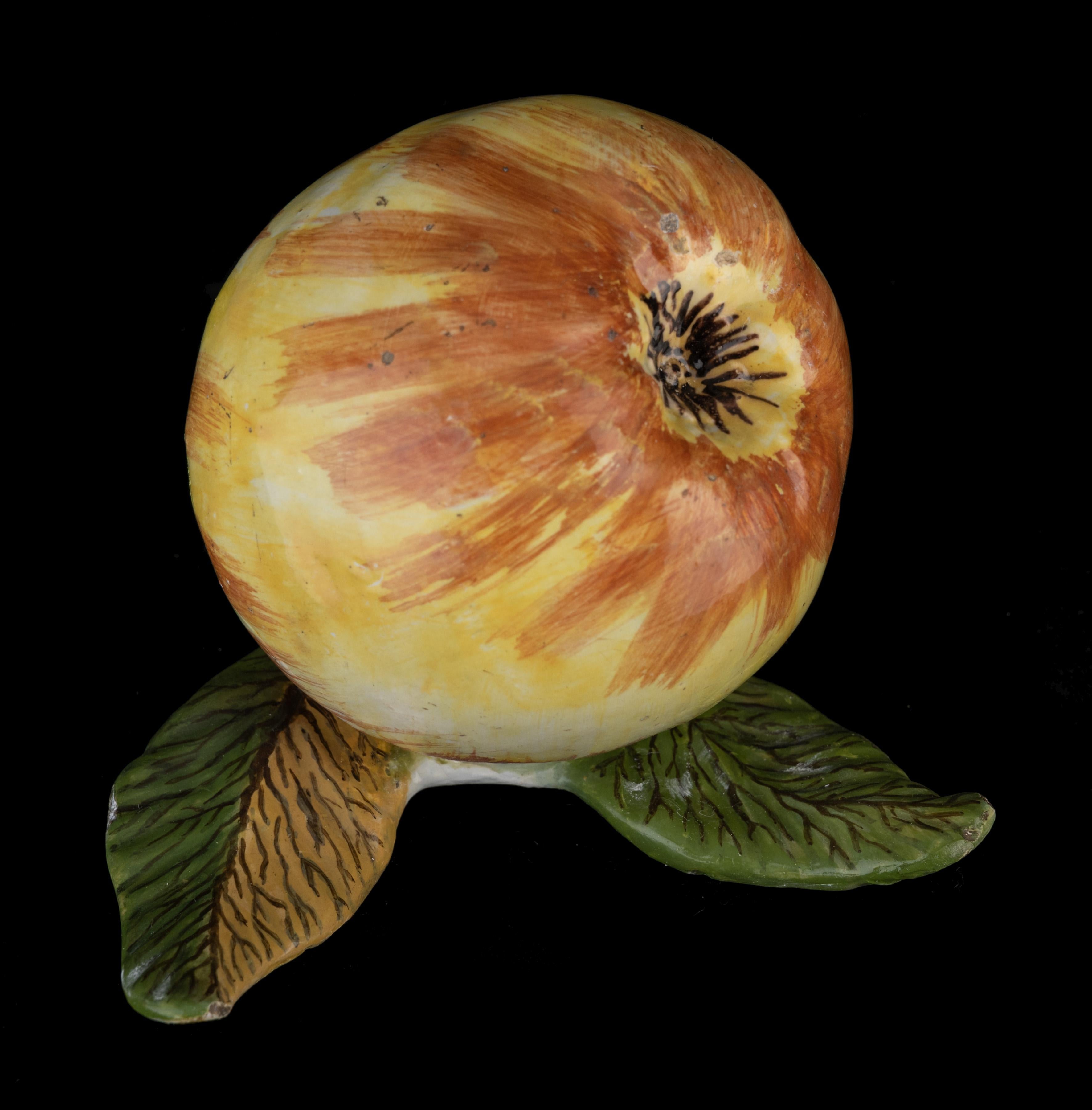 Delfter Apfel Delfter Porzellan 1750-1780  (18. Jahrhundert und früher) im Angebot