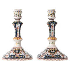Coppia di candelieri olandesi in ceramica dipinta a mano, Royal Tichelaar Makkum, metà del XX secolo